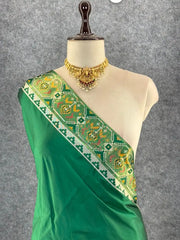 Premium Patola Weaving Phool Jaal Design Saree