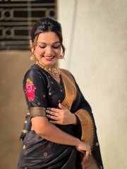Paithani Vitthala Pallu Muniya Border Saree