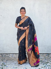 Paithani Vitthala Pallu Muniya Border Saree