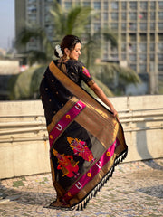 Paithani Vitthala Pallu Muniya Border Saree
