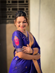 Paithani Vitthala Pallu Muniya Border Saree