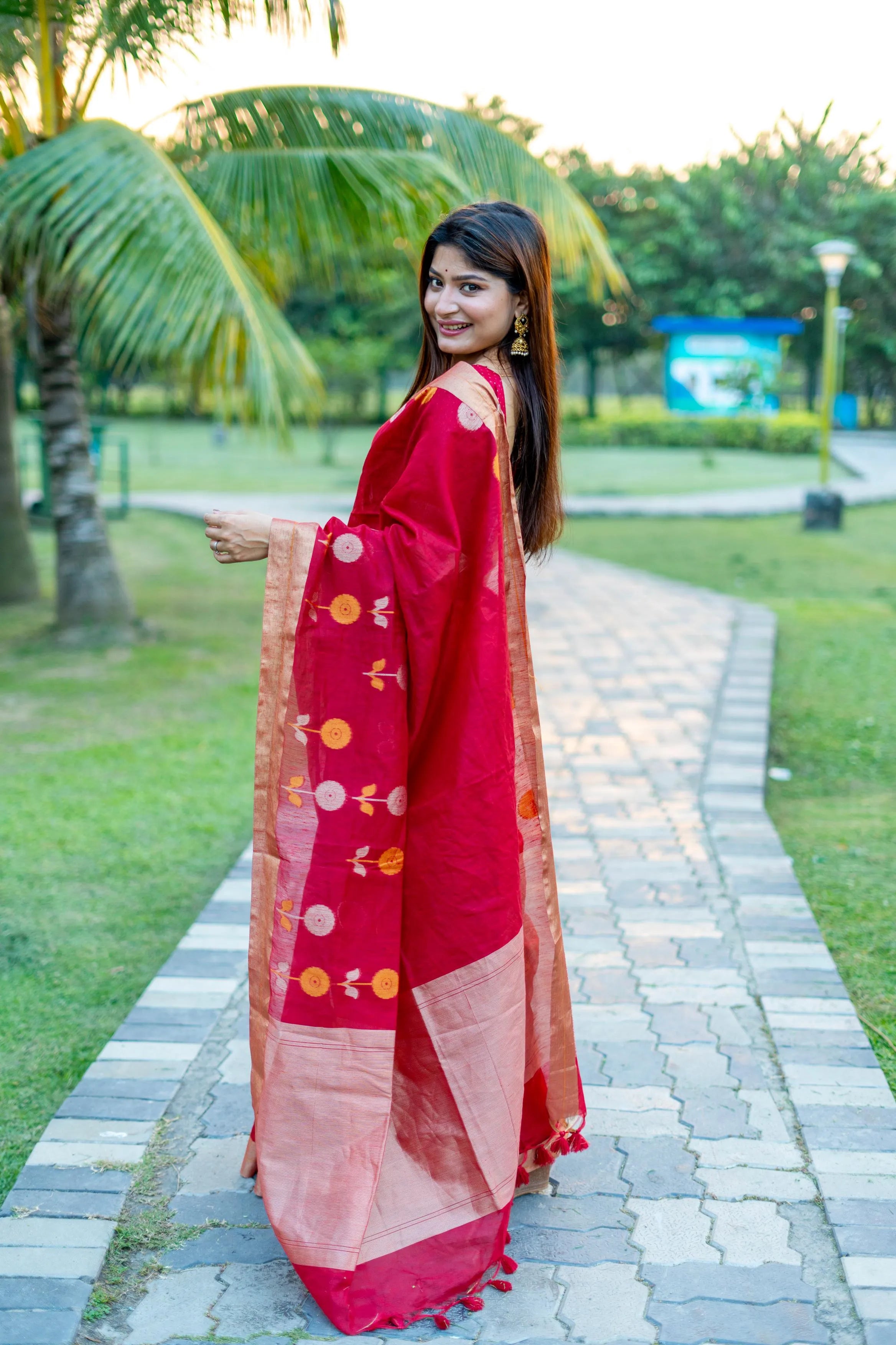 Linen Silk Jamdani Border Floral Printed Saree