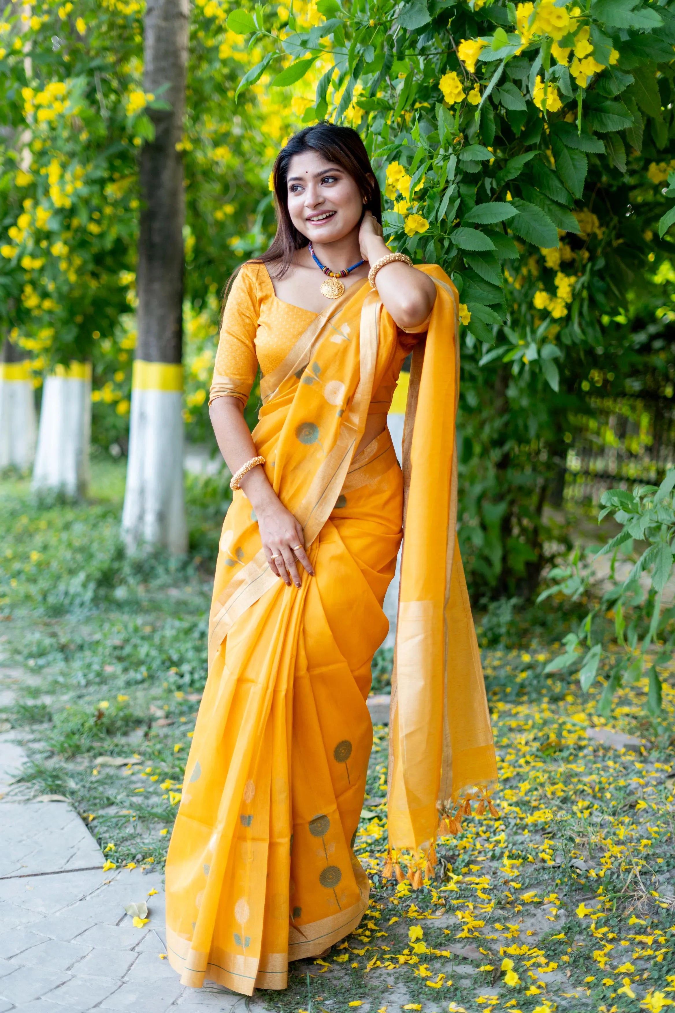 Linen Silk Jamdani Border Floral Printed Saree