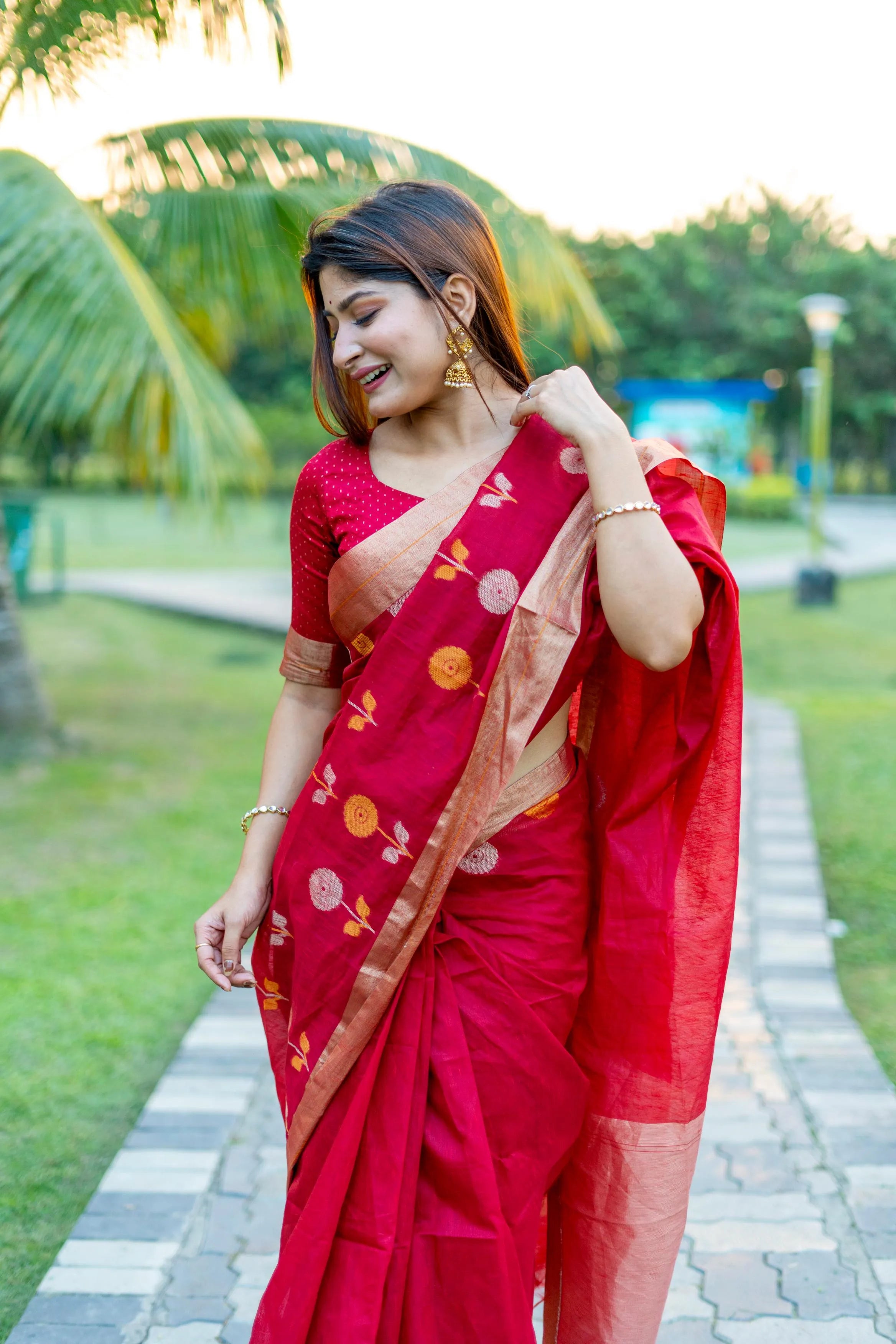 Linen Silk Jamdani Border Floral Printed Saree