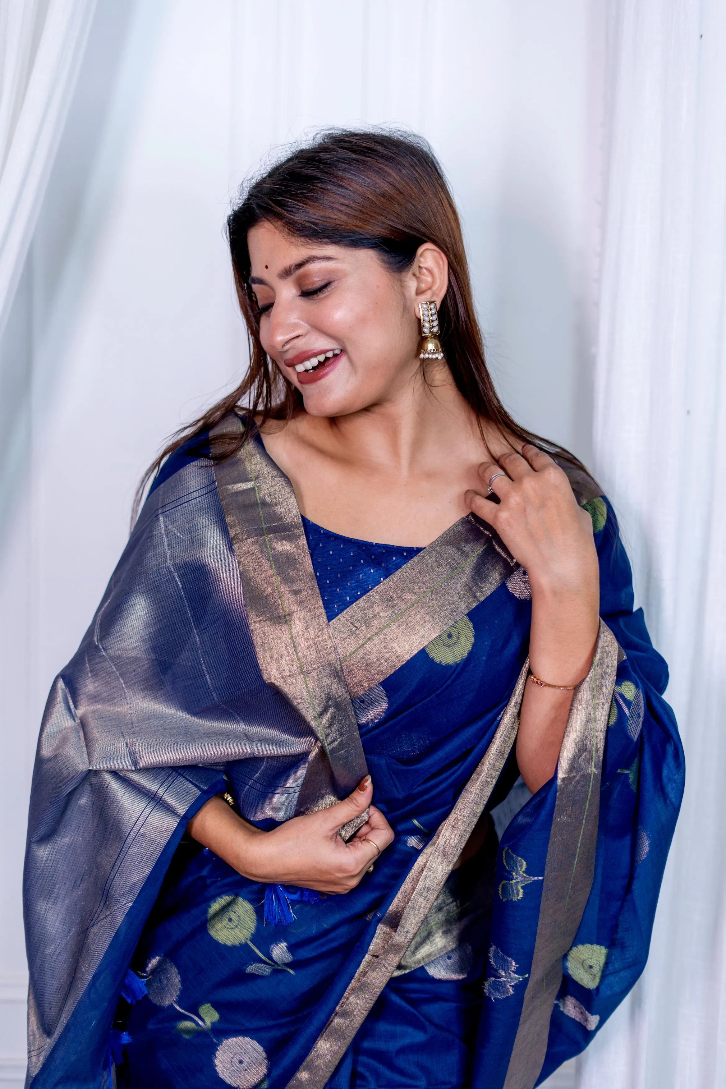 Linen Silk Jamdani Border Floral Printed Saree