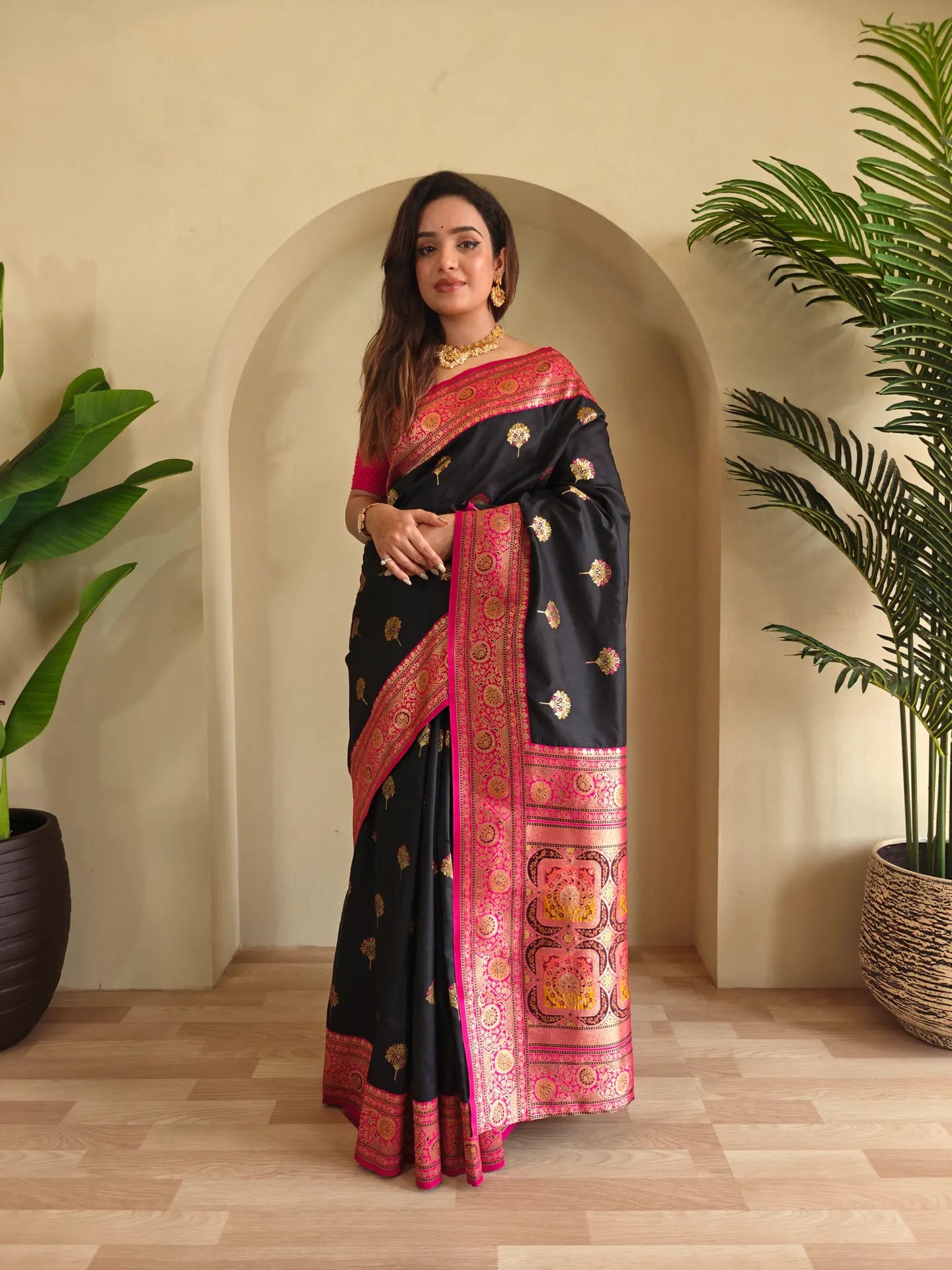 Banarasi Intricate Color Thread Saree