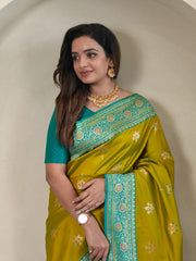 Banarasi Intricate Color Thread Saree