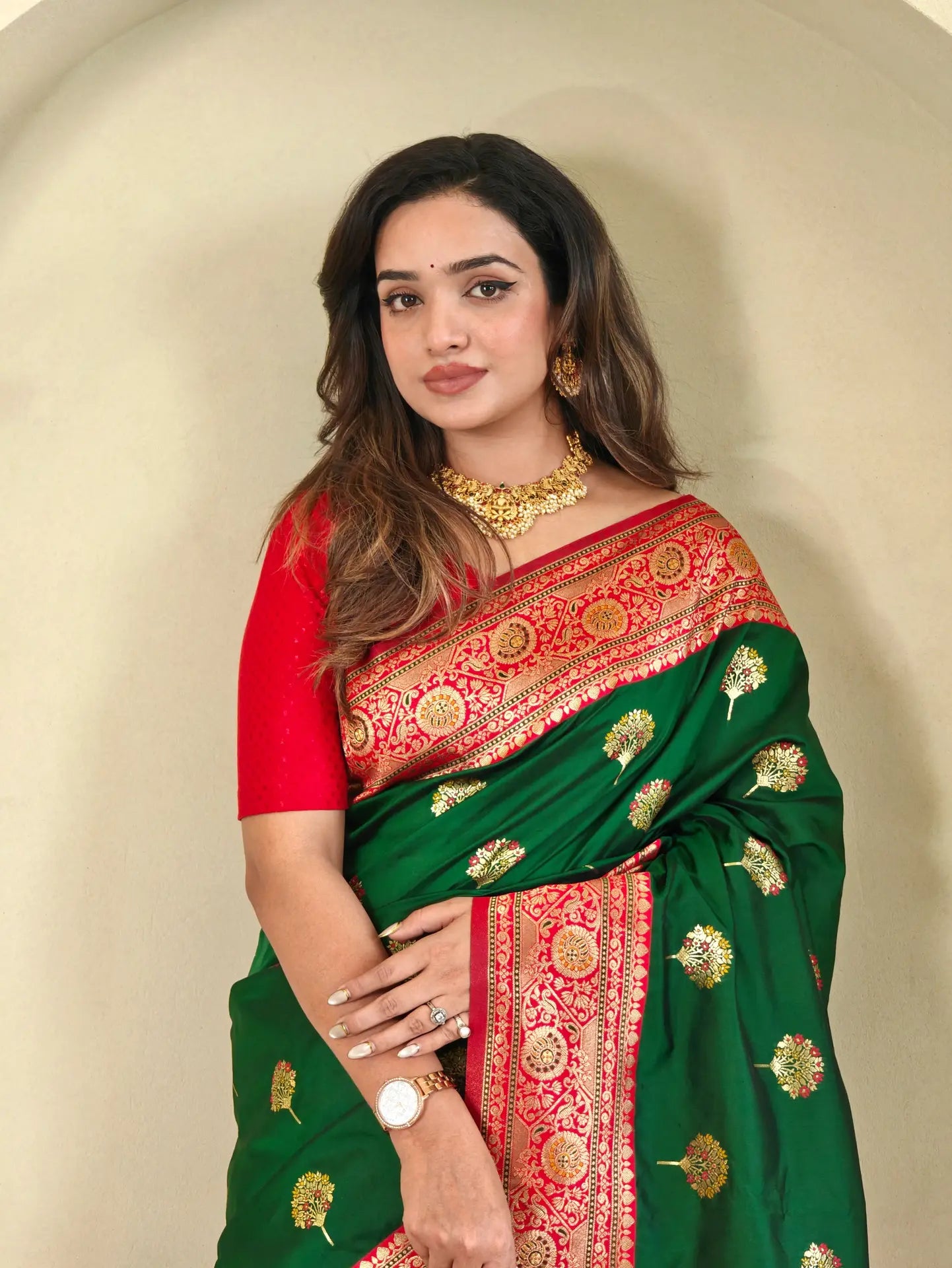 Banarasi Intricate Color Thread Saree