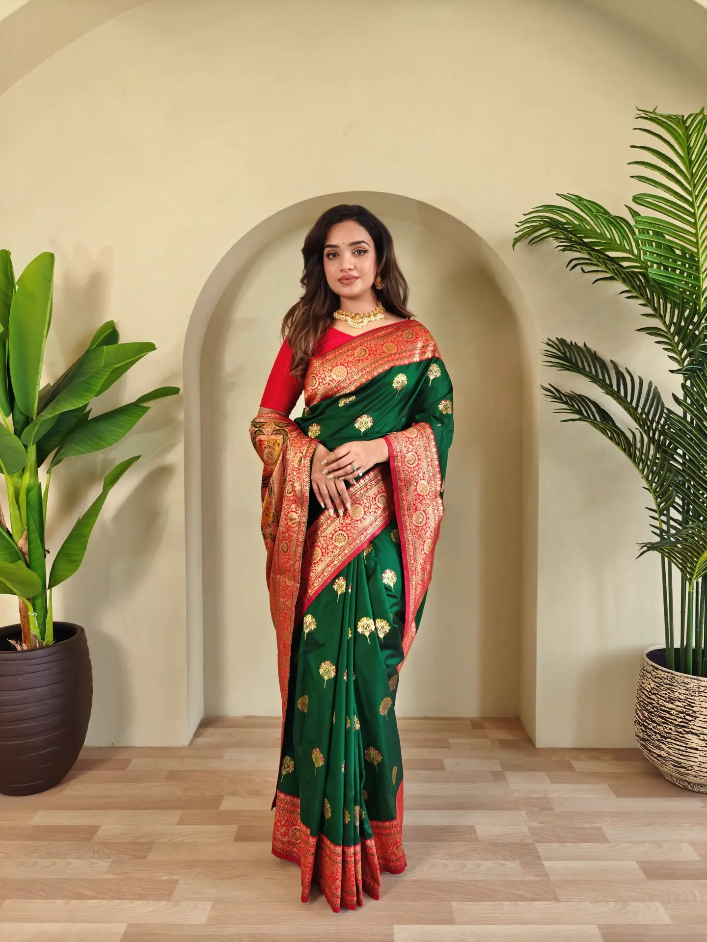 Banarasi Intricate Color Thread Saree