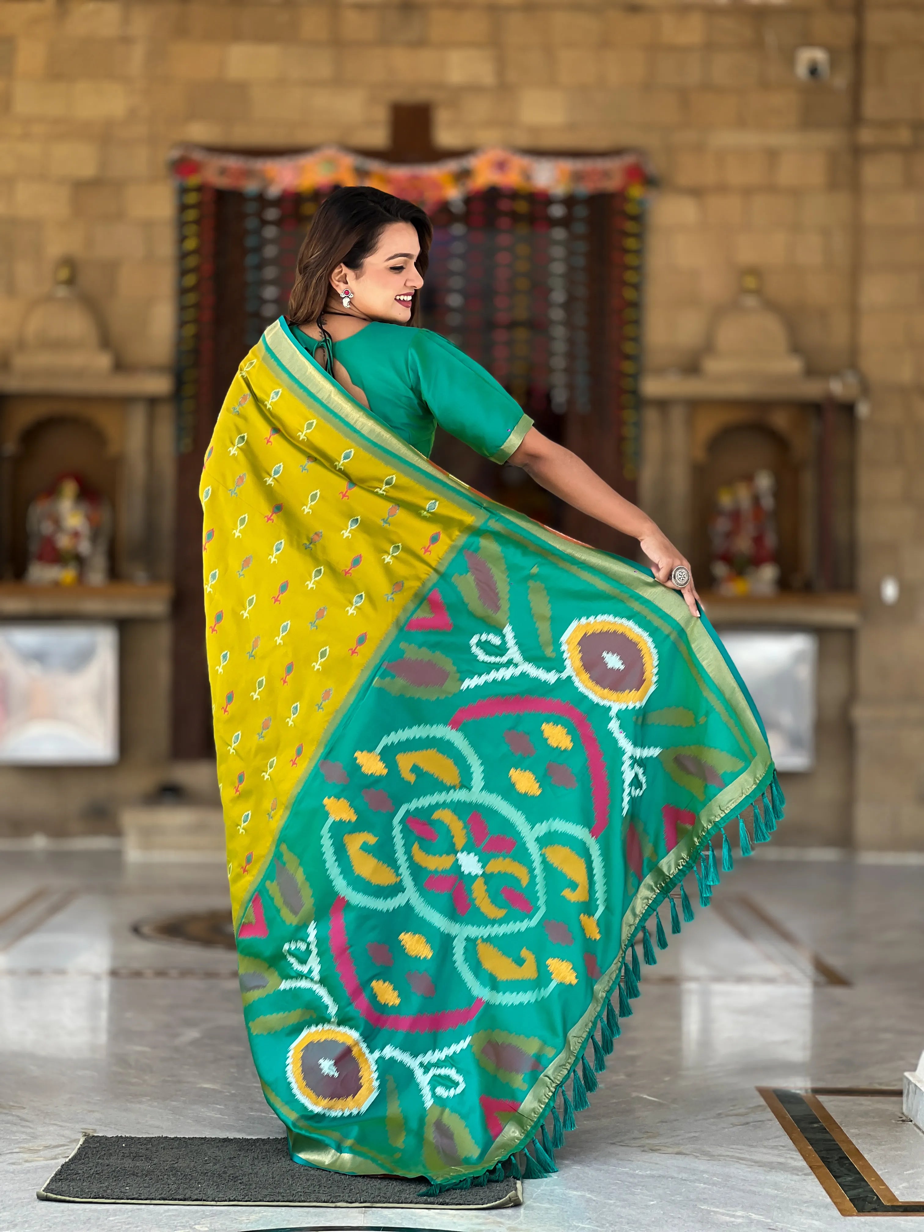 Ikkat Soft Silk Patola Guranted Fabric Saree