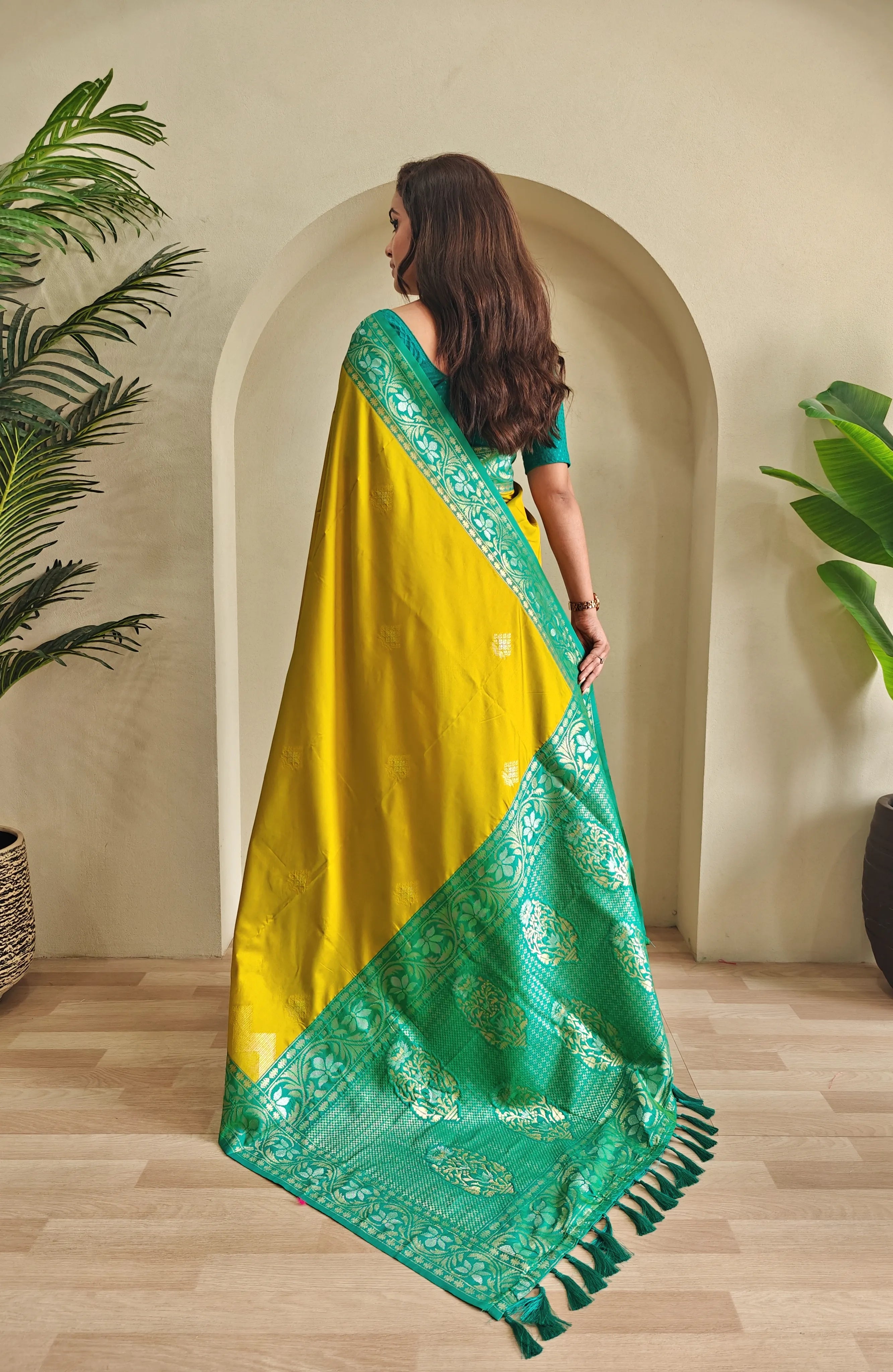 Dual Tone Designer Banarasi Soft Silk Saree