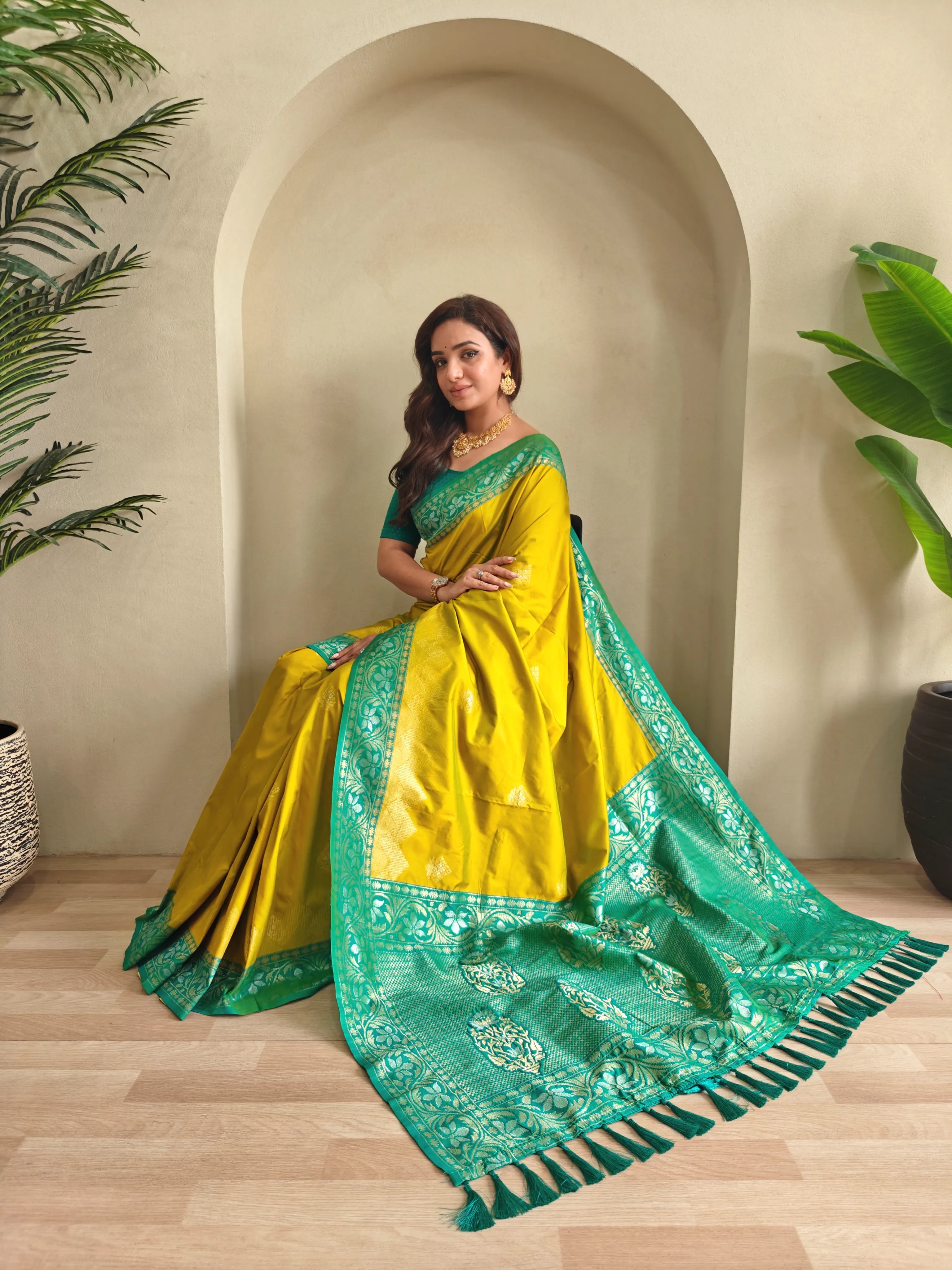 Dual Tone Designer Banarasi Soft Silk Saree