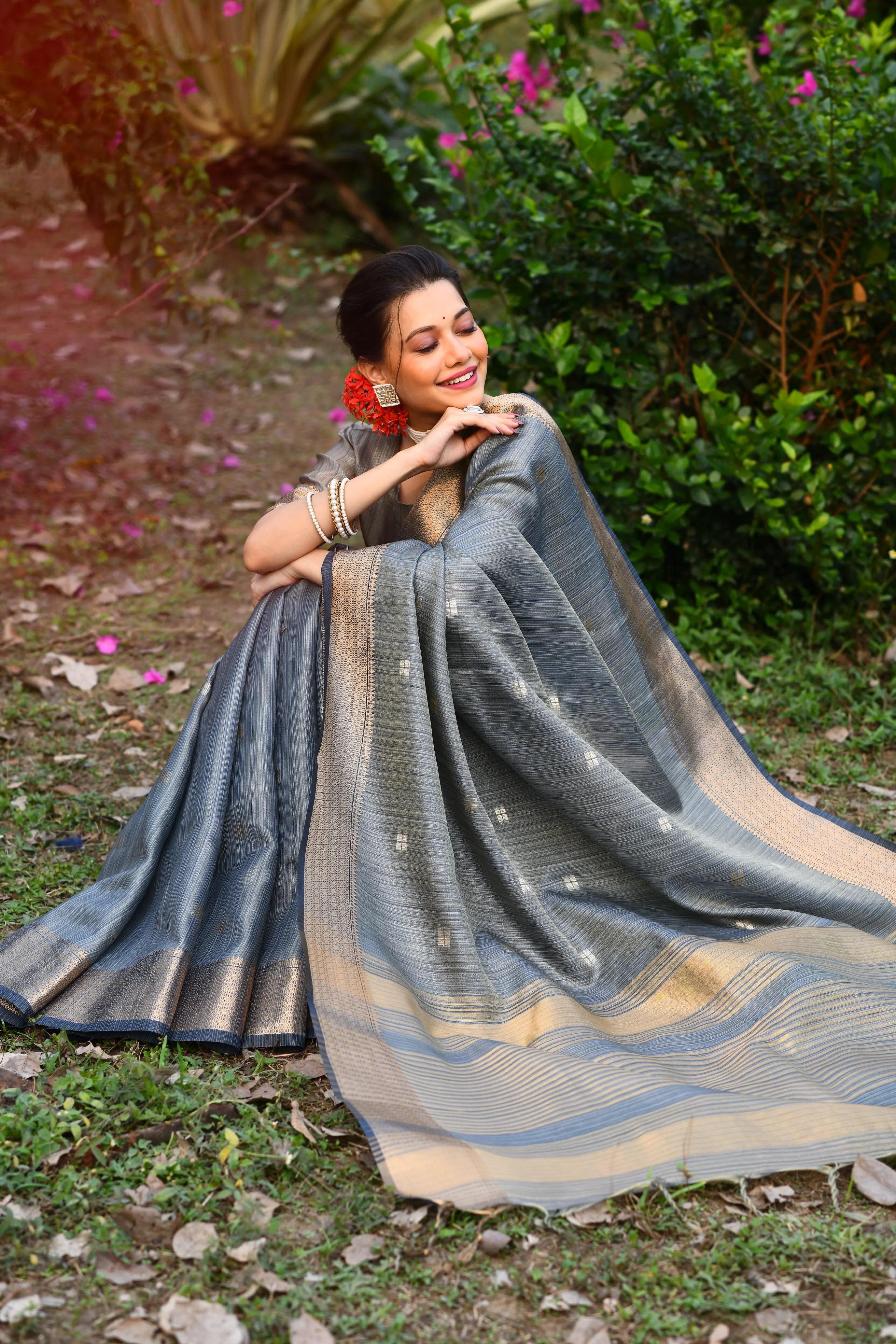 Maheshwari Zari Woven Soft Silk Saree