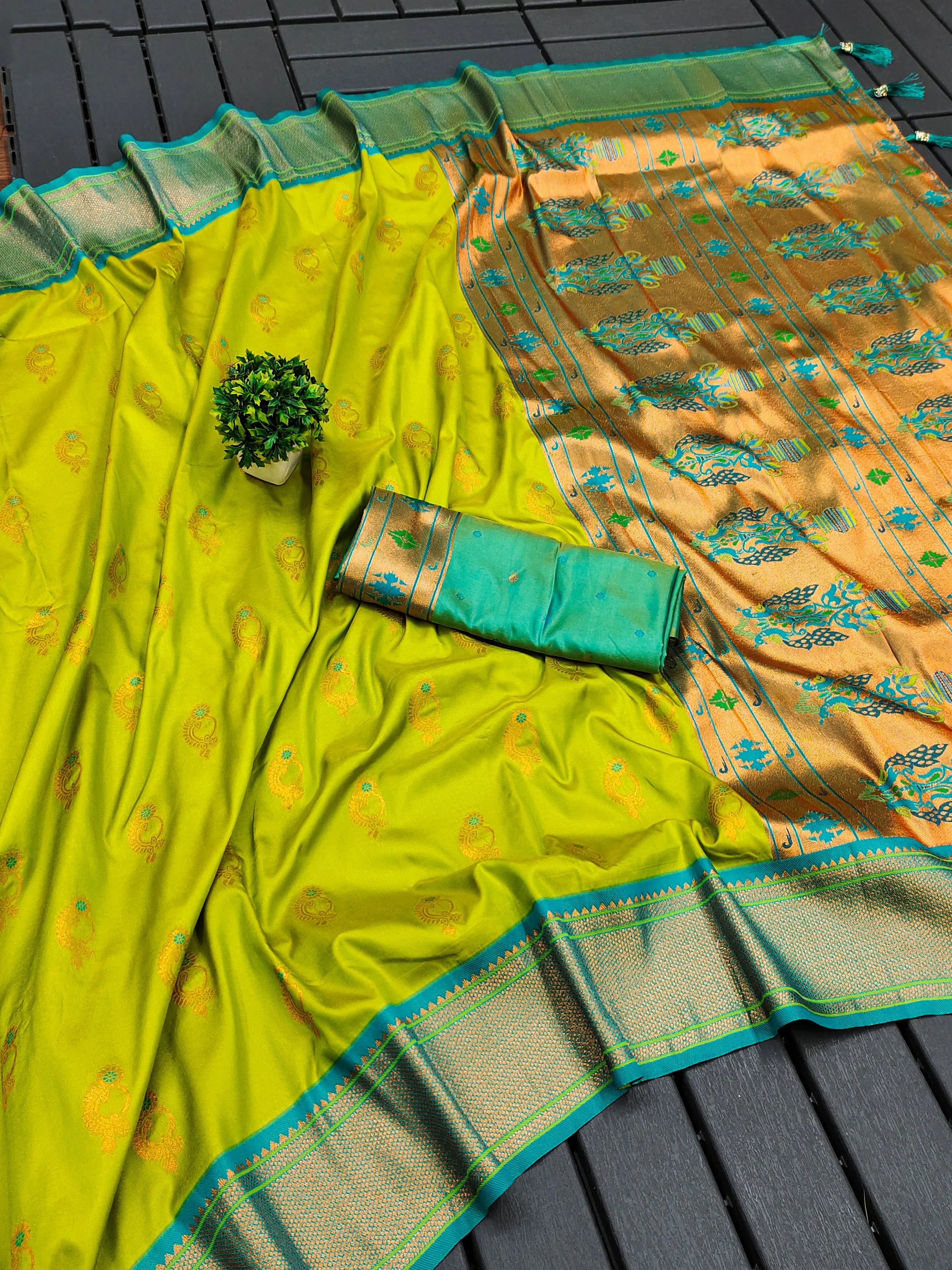 Designer Paithani Nath Paithani Saree