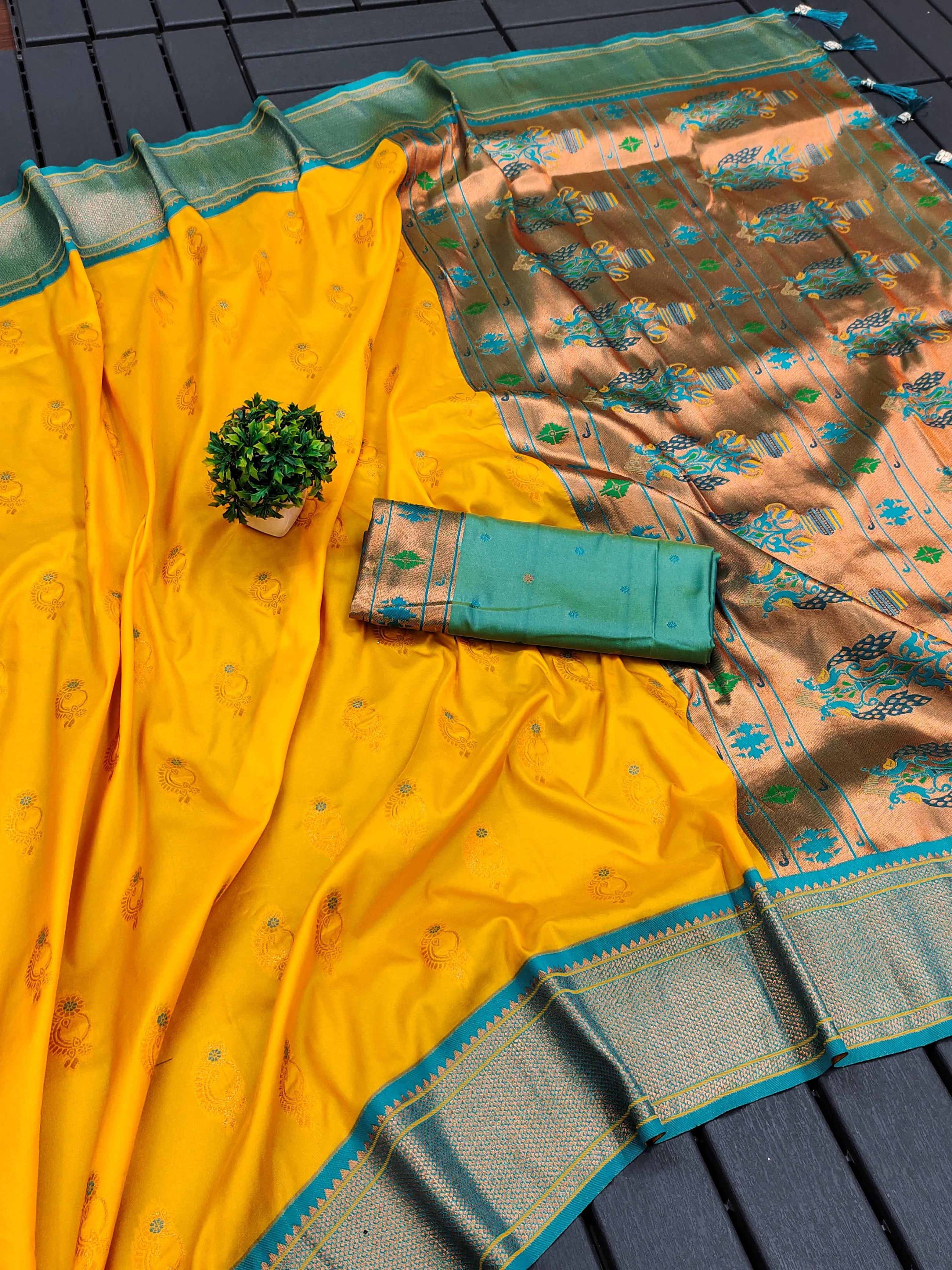 Designer Paithani Nath Paithani Saree
