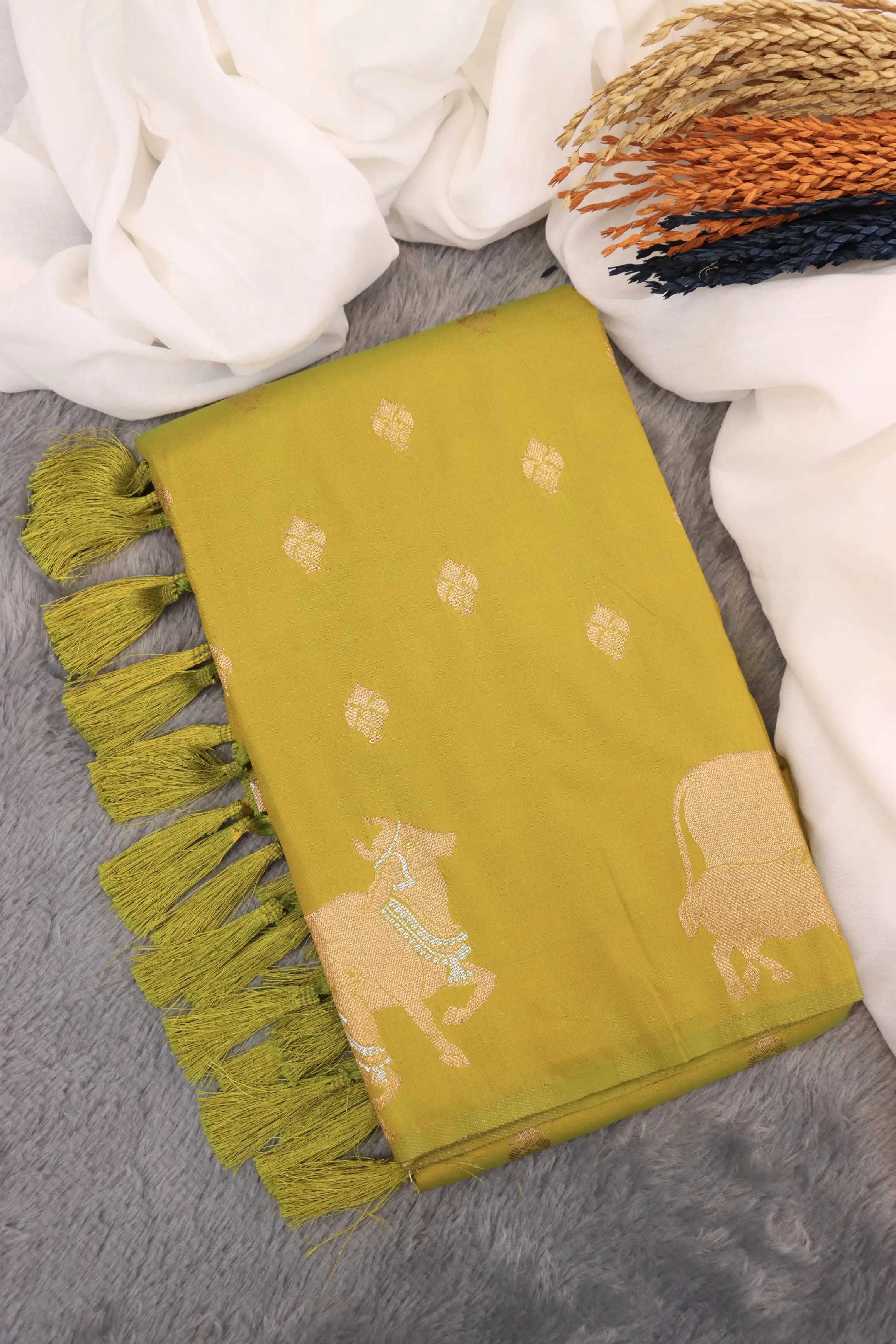 Moonga Silk Nandi Border Banarasi Saree