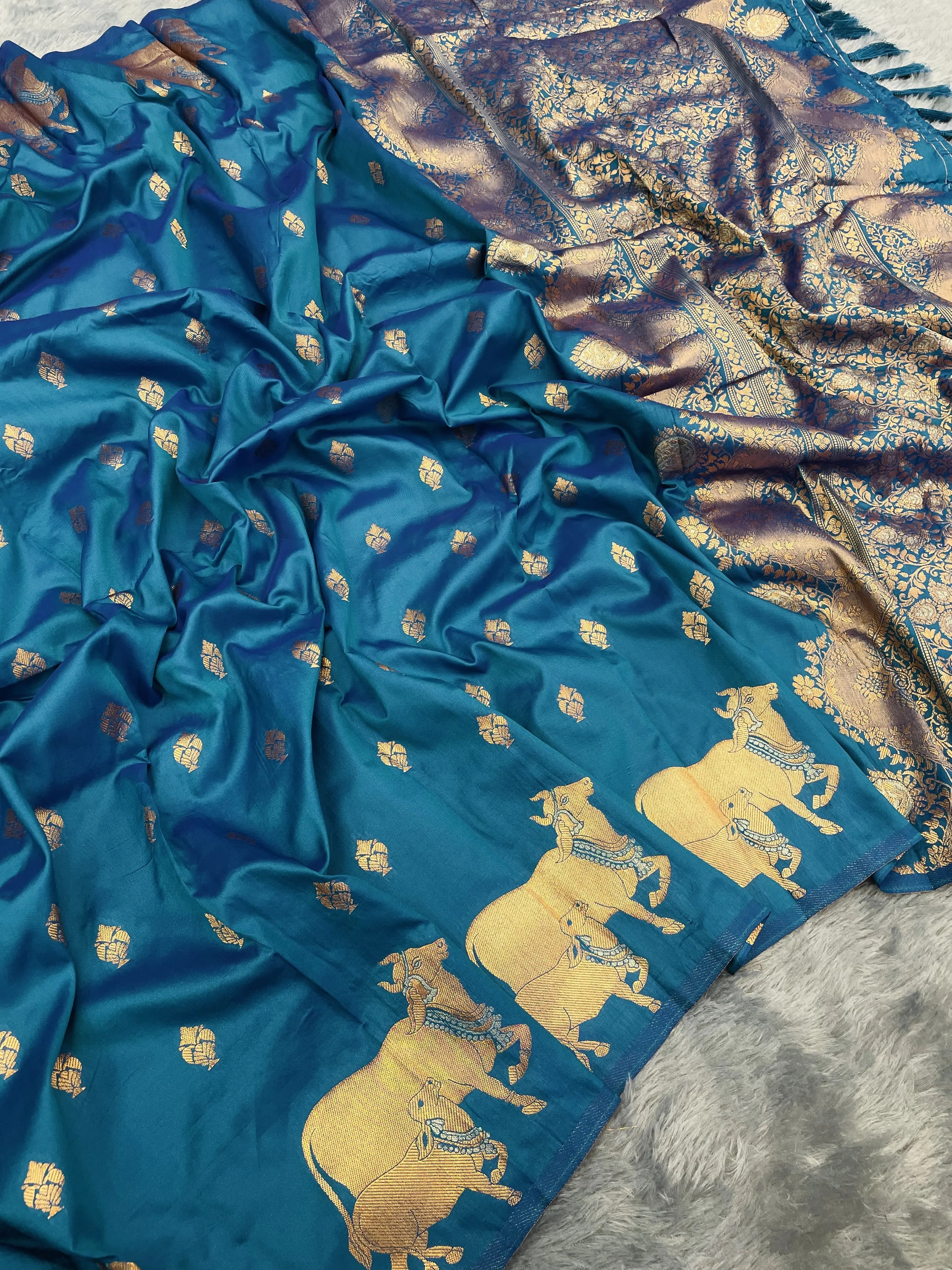 Moonga Silk Nandi Border Banarasi Saree