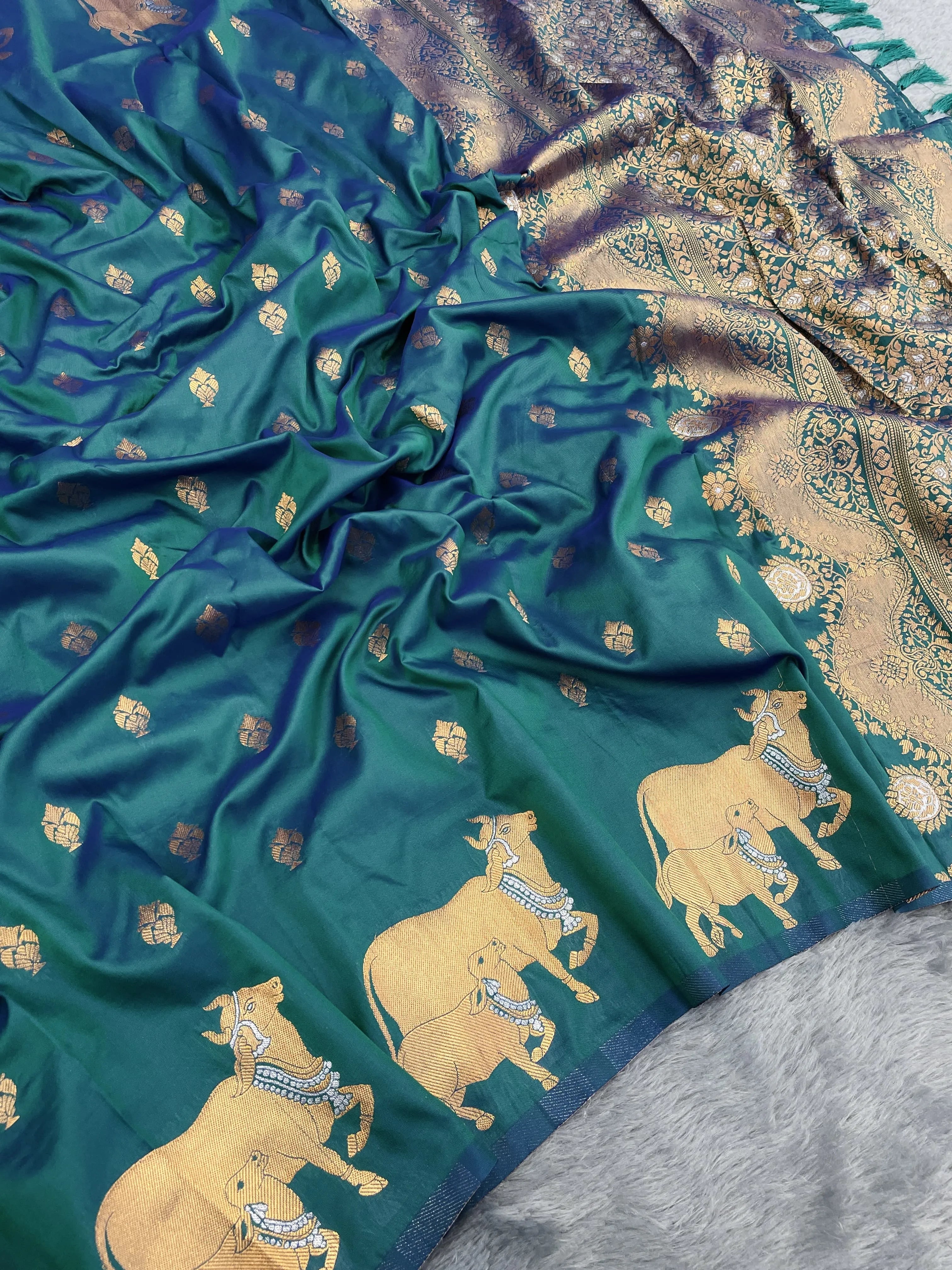 Moonga Silk Nandi Border Banarasi Saree
