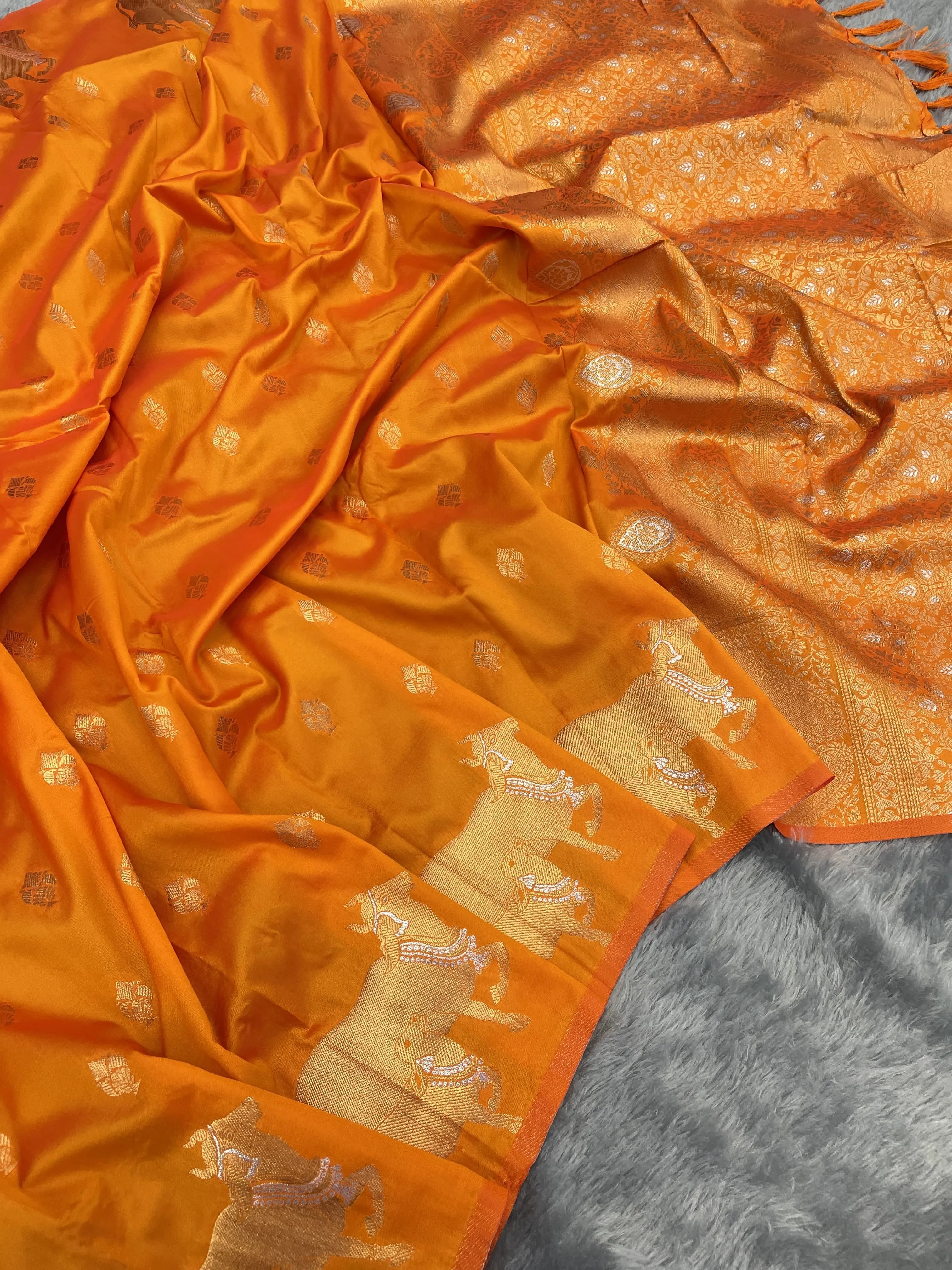 Moonga Silk Nandi Border Banarasi Saree