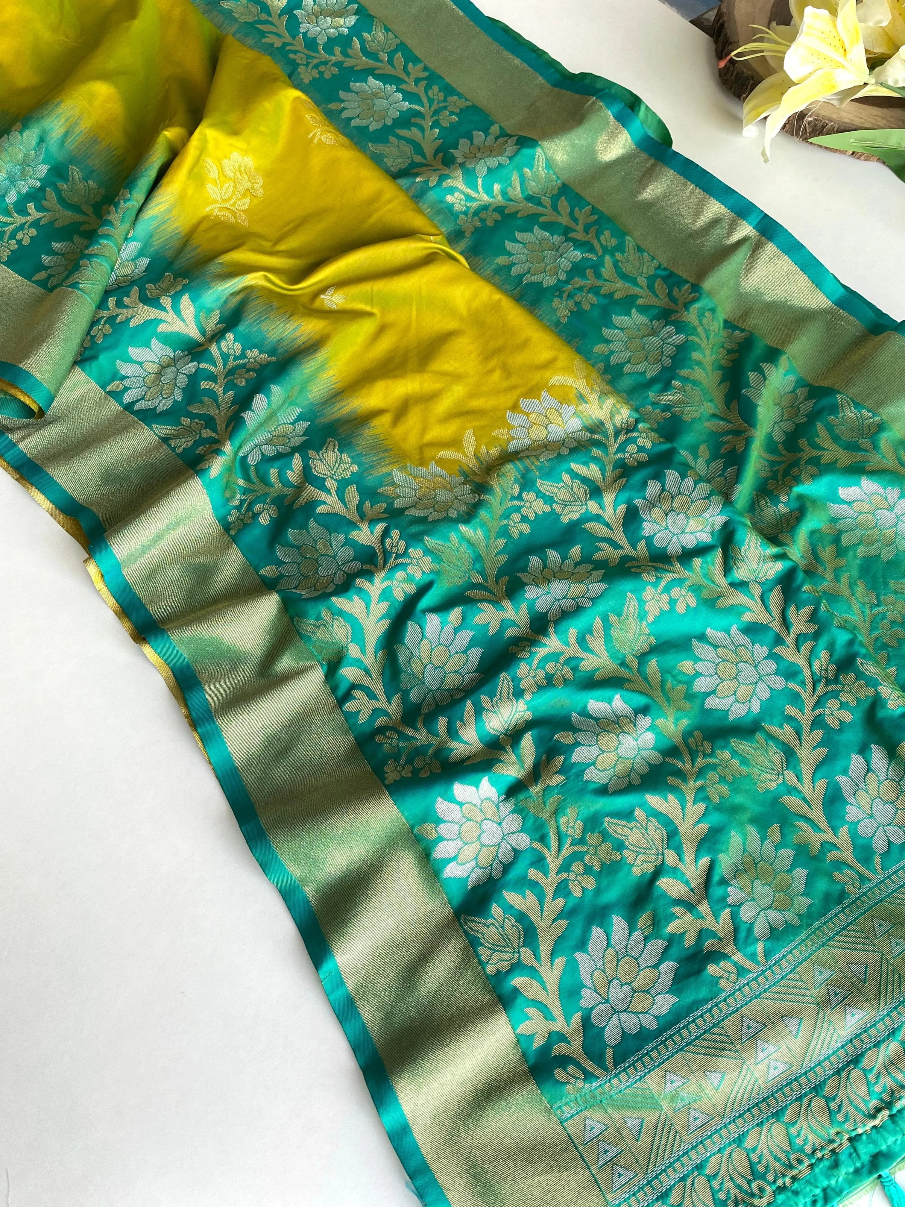 Dual Tone Contrast Pallu Designer Saree