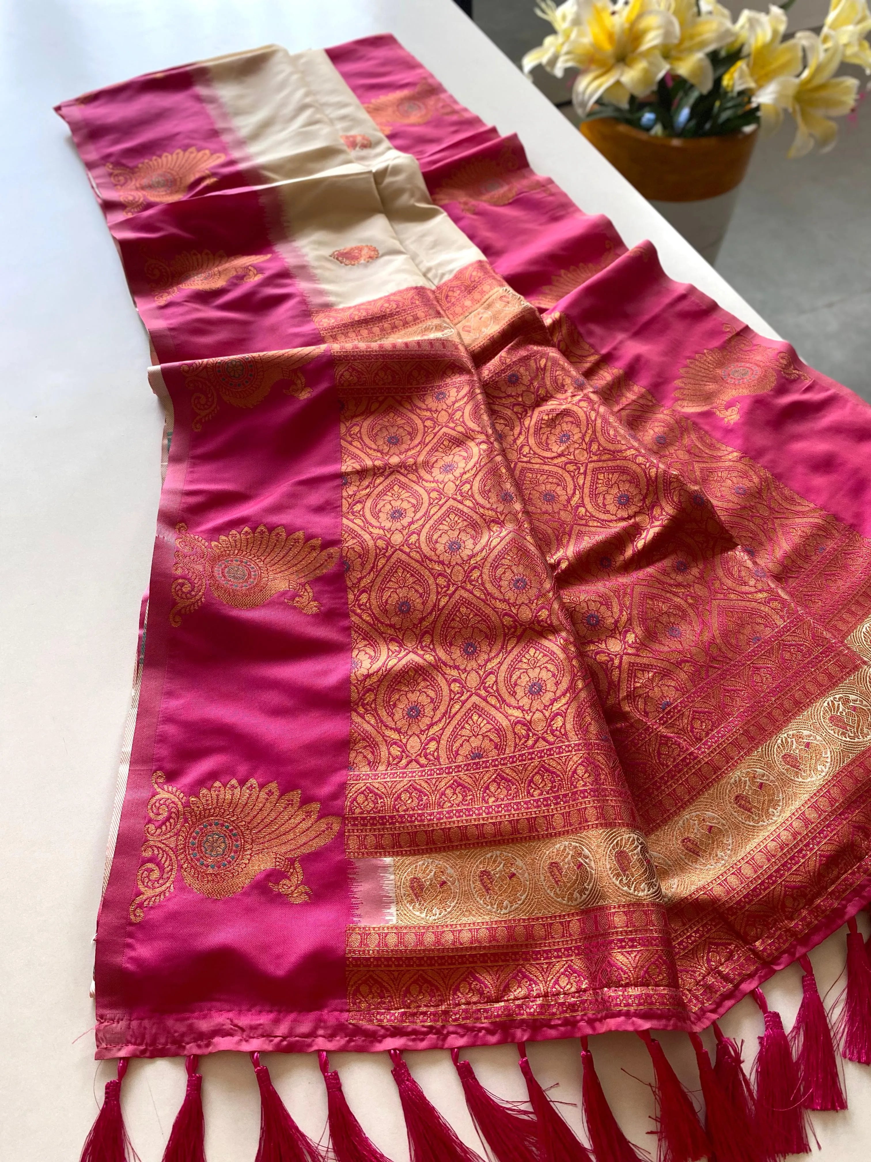 Dual Tone Unique Peacock Border Soft Silk Saree