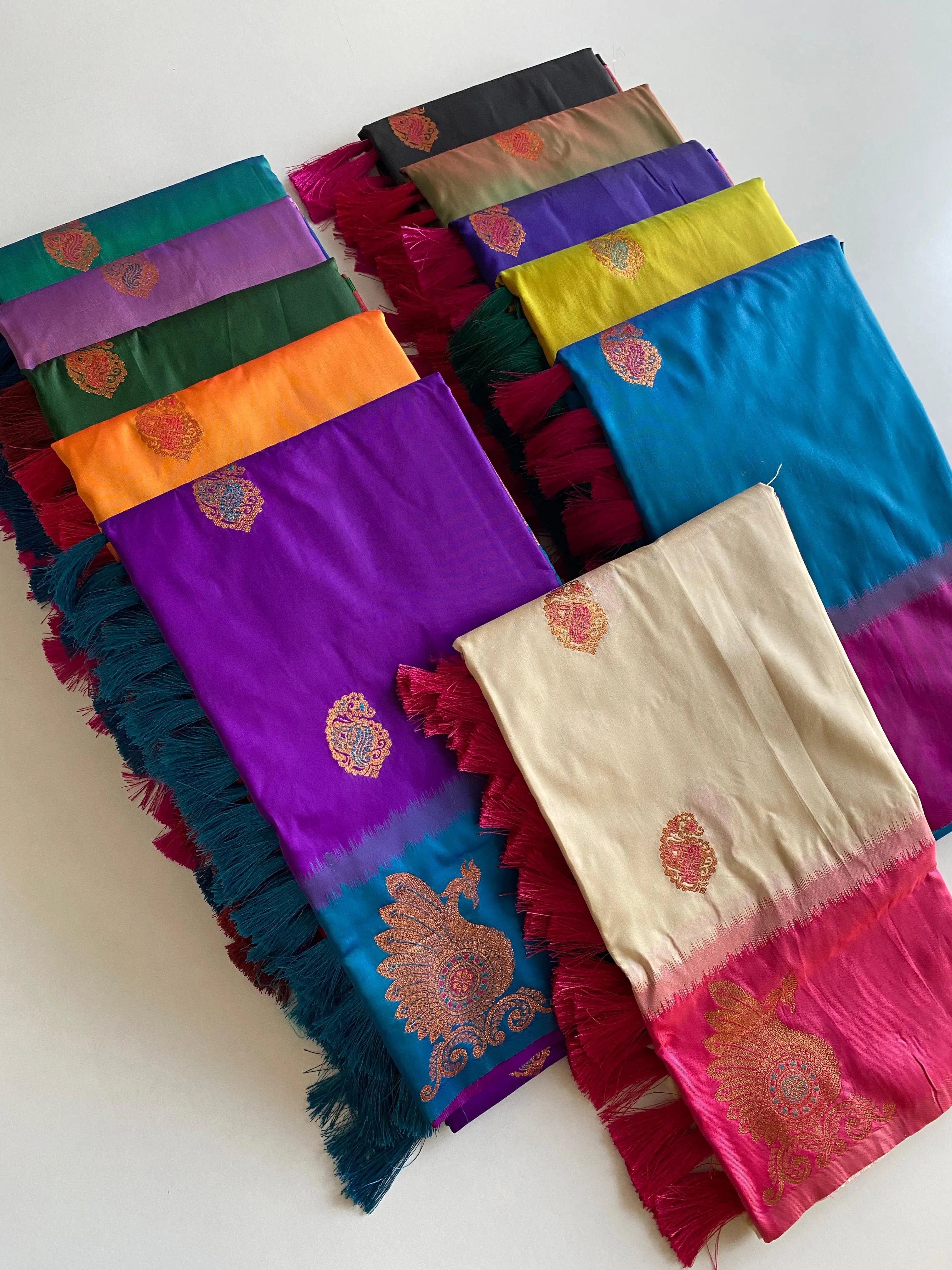 Dual Tone Unique Peacock Border Soft Silk Saree