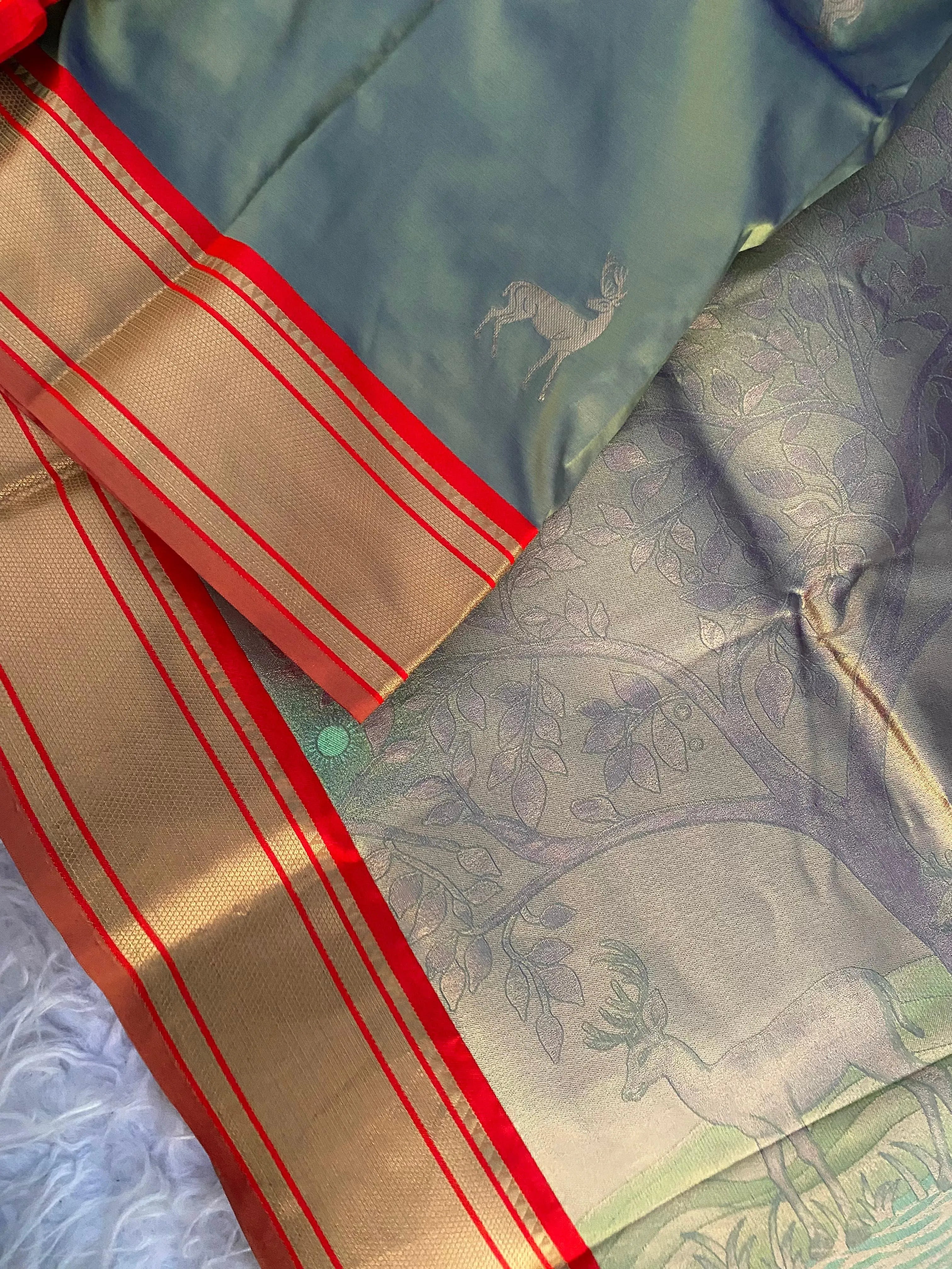 Deer Motif Concept Border Soft Silk Saree