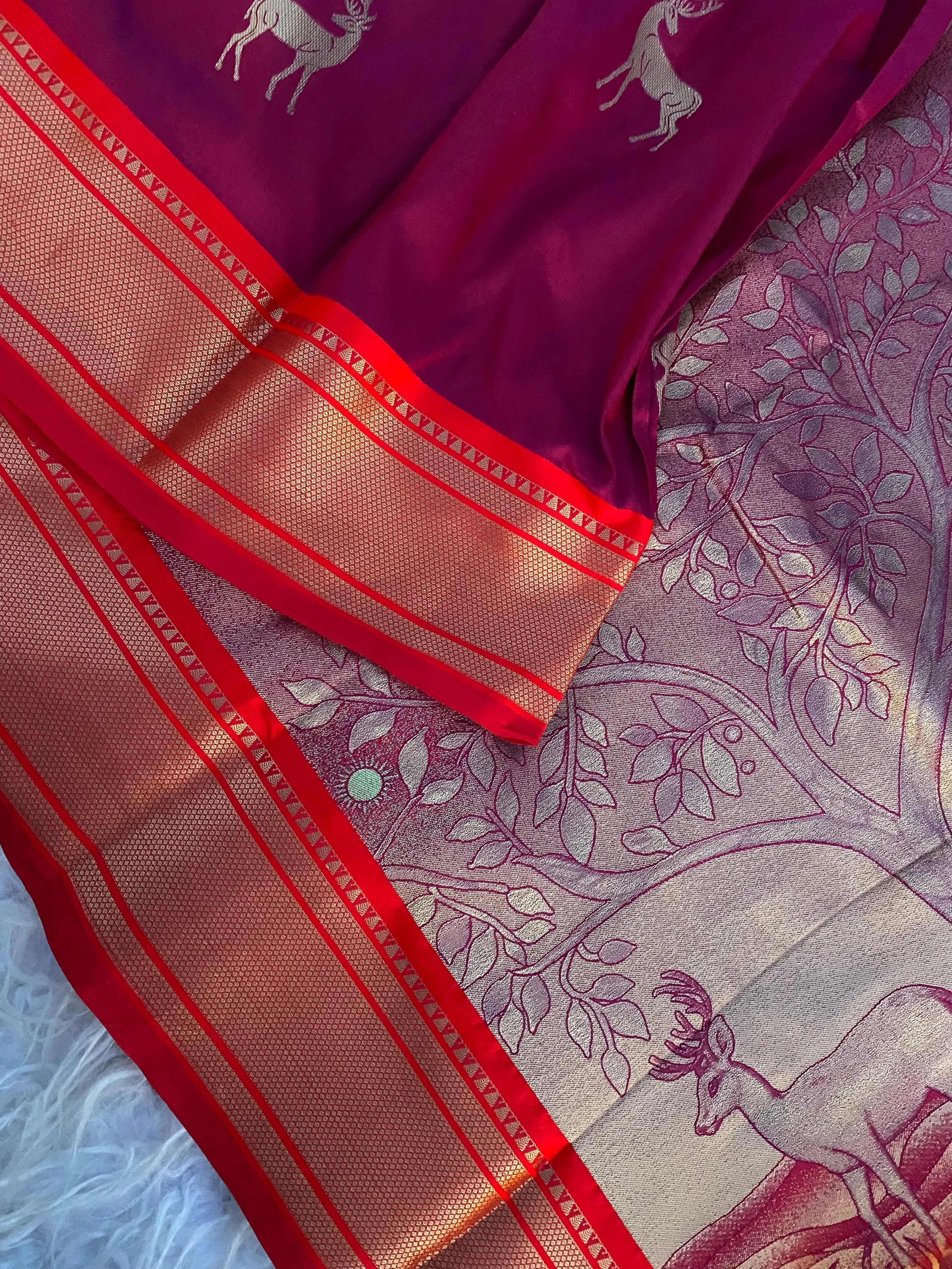 Deer Motif Concept Border Soft Silk Saree