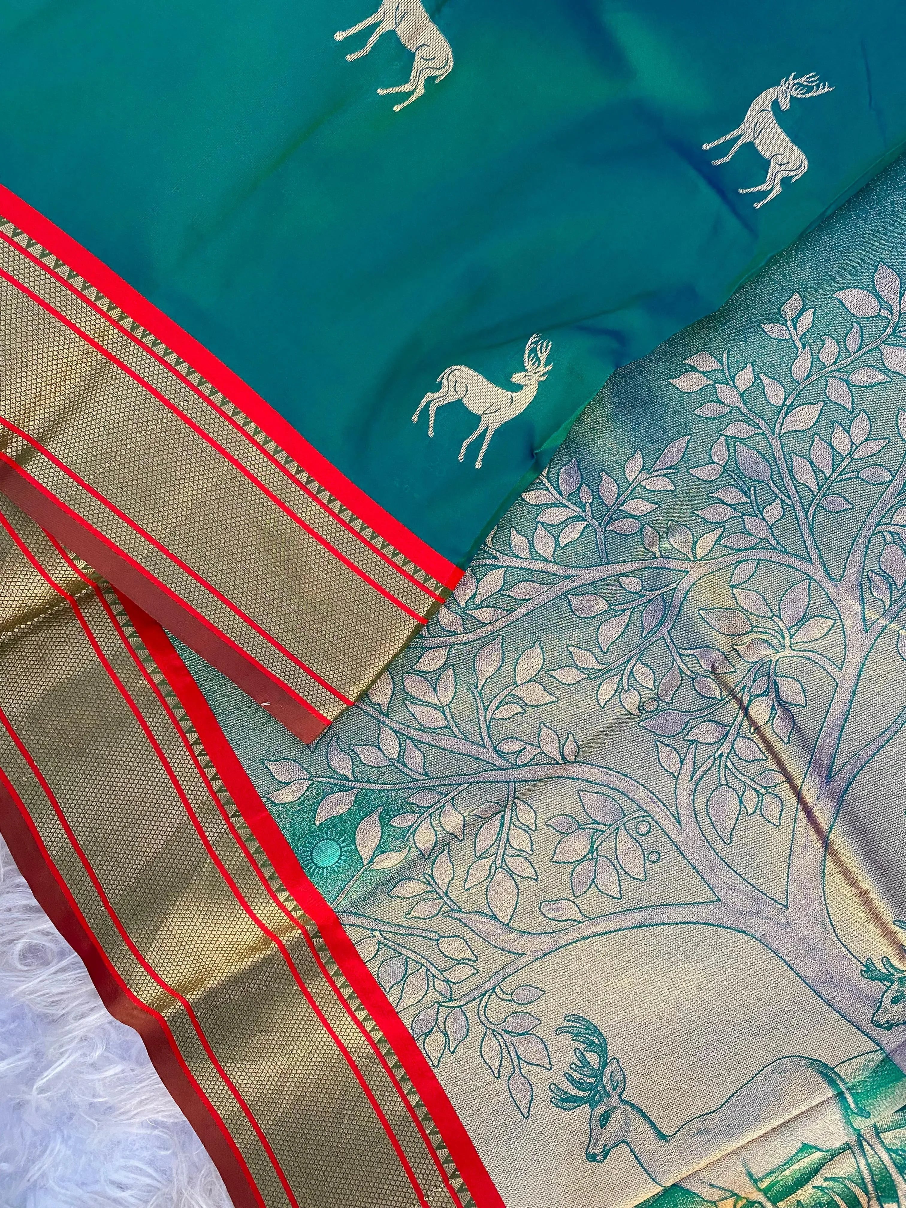 Deer Motif Concept Border Soft Silk Saree
