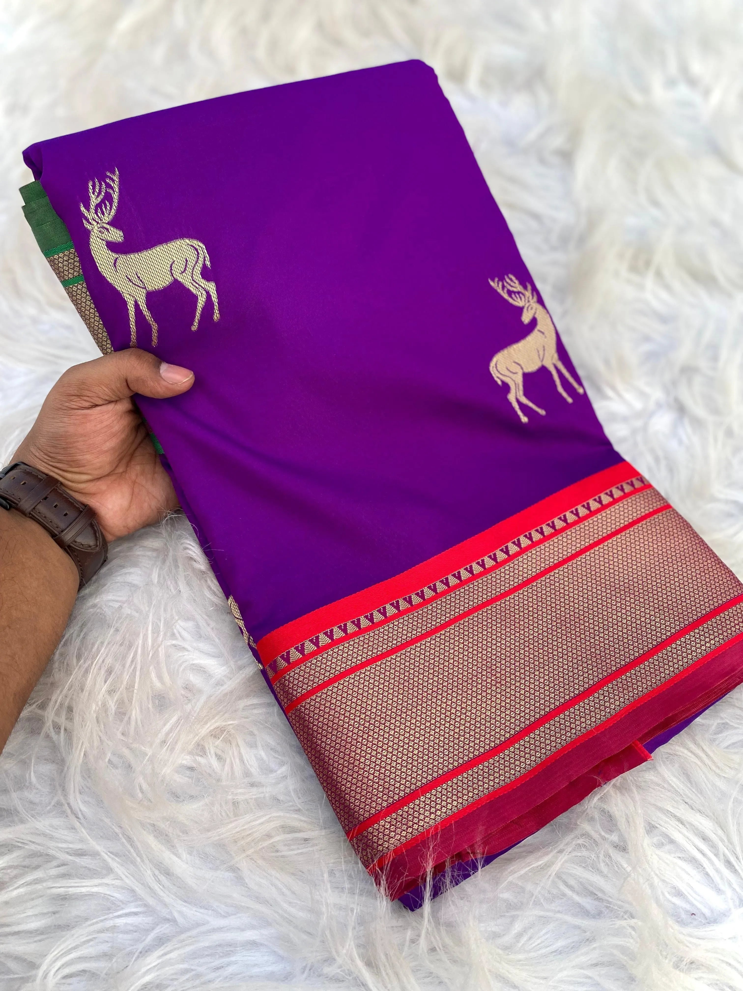 Deer Motif Concept Border Soft Silk Saree