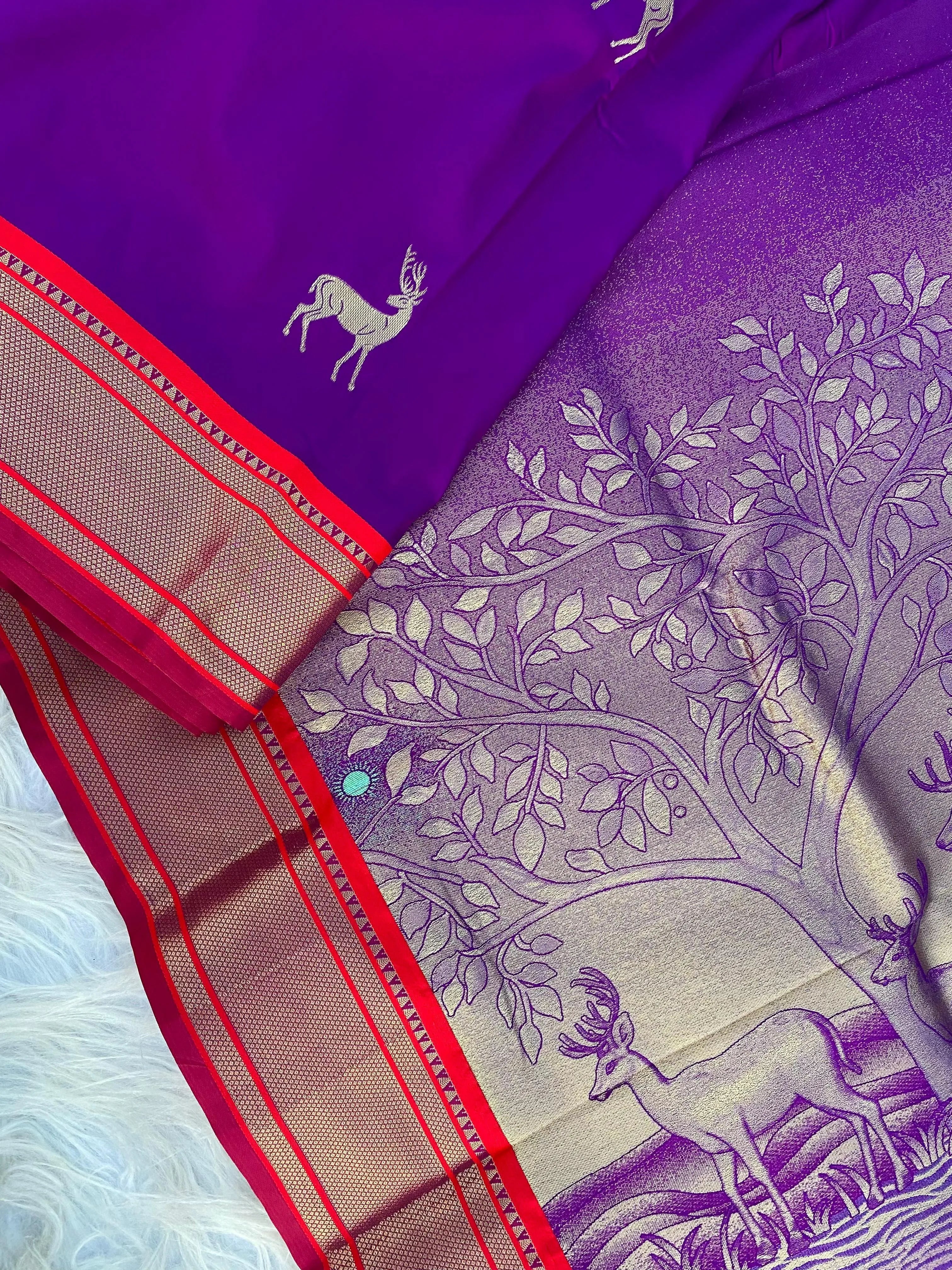 Deer Motif Concept Border Soft Silk Saree