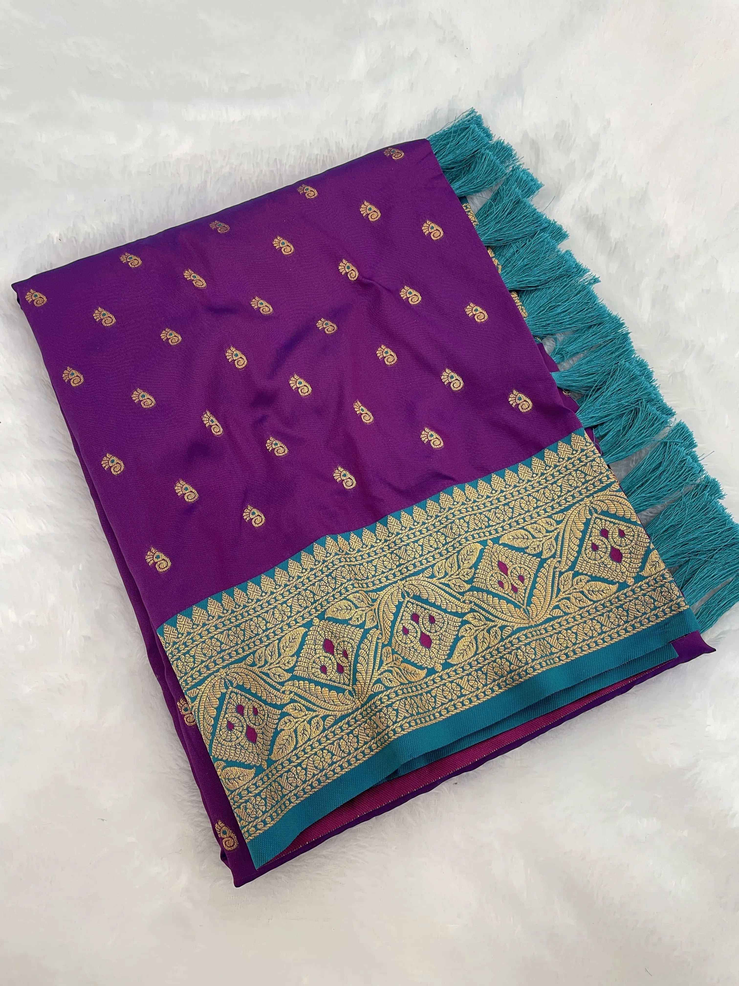 Soft Silk Ganraya Motif Paithani Saree
