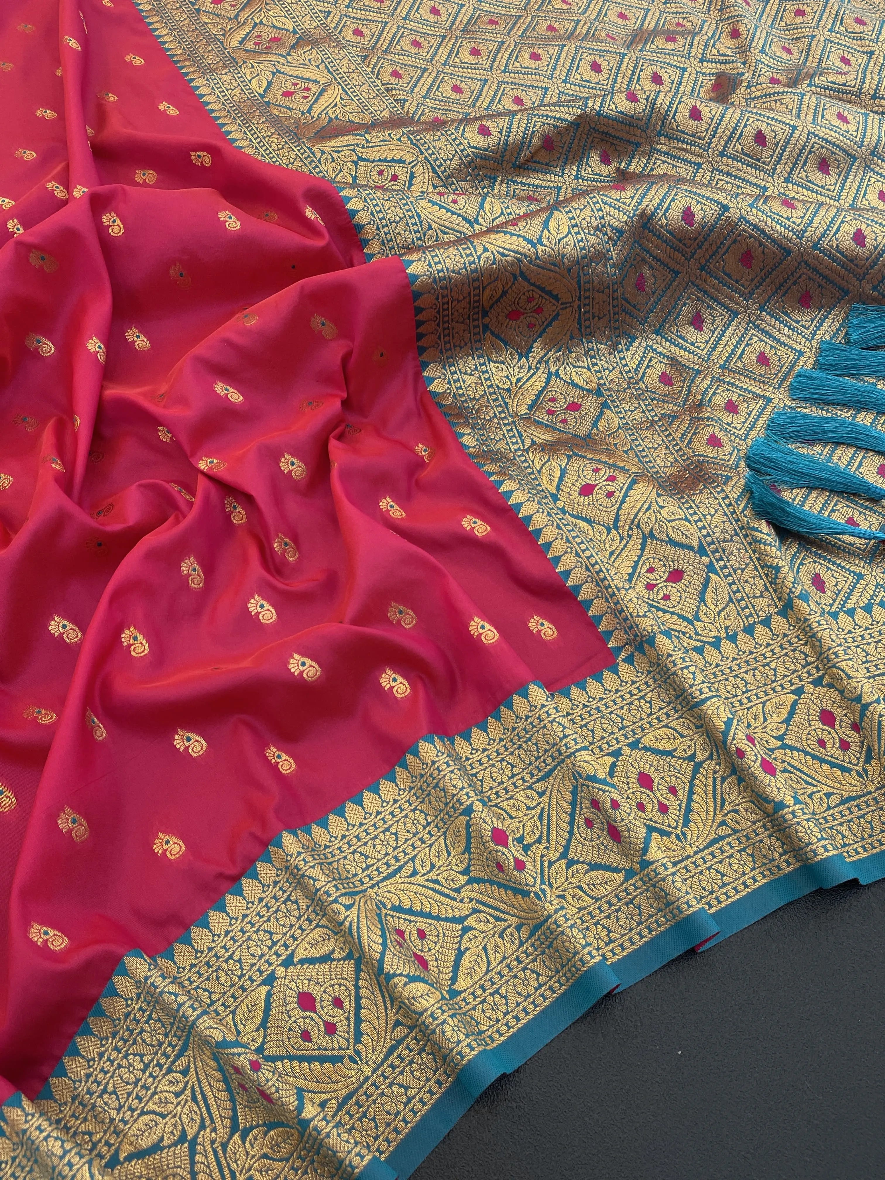 Soft Silk Ganraya Motif Paithani Saree