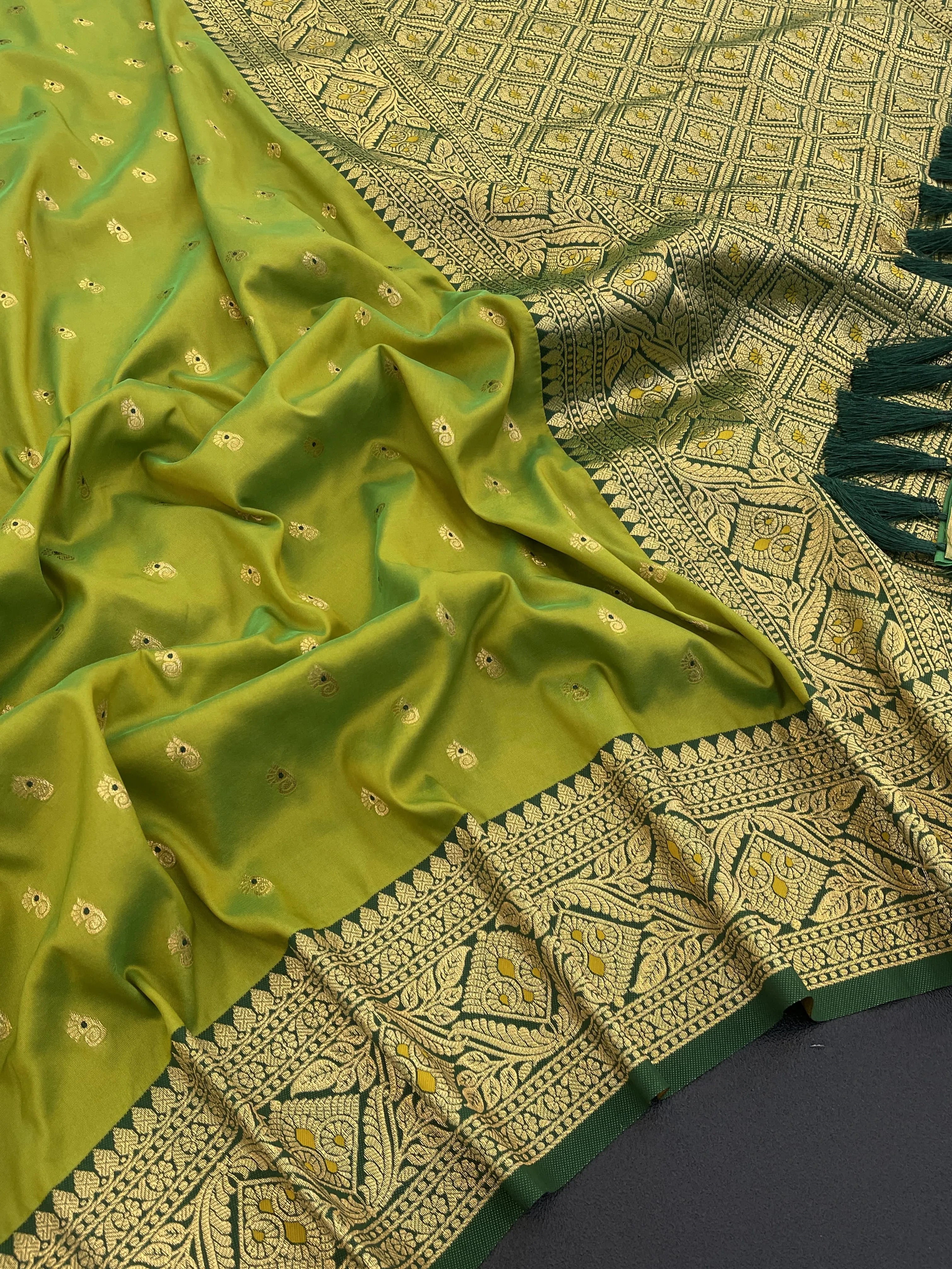 Soft Silk Ganraya Motif Paithani Saree