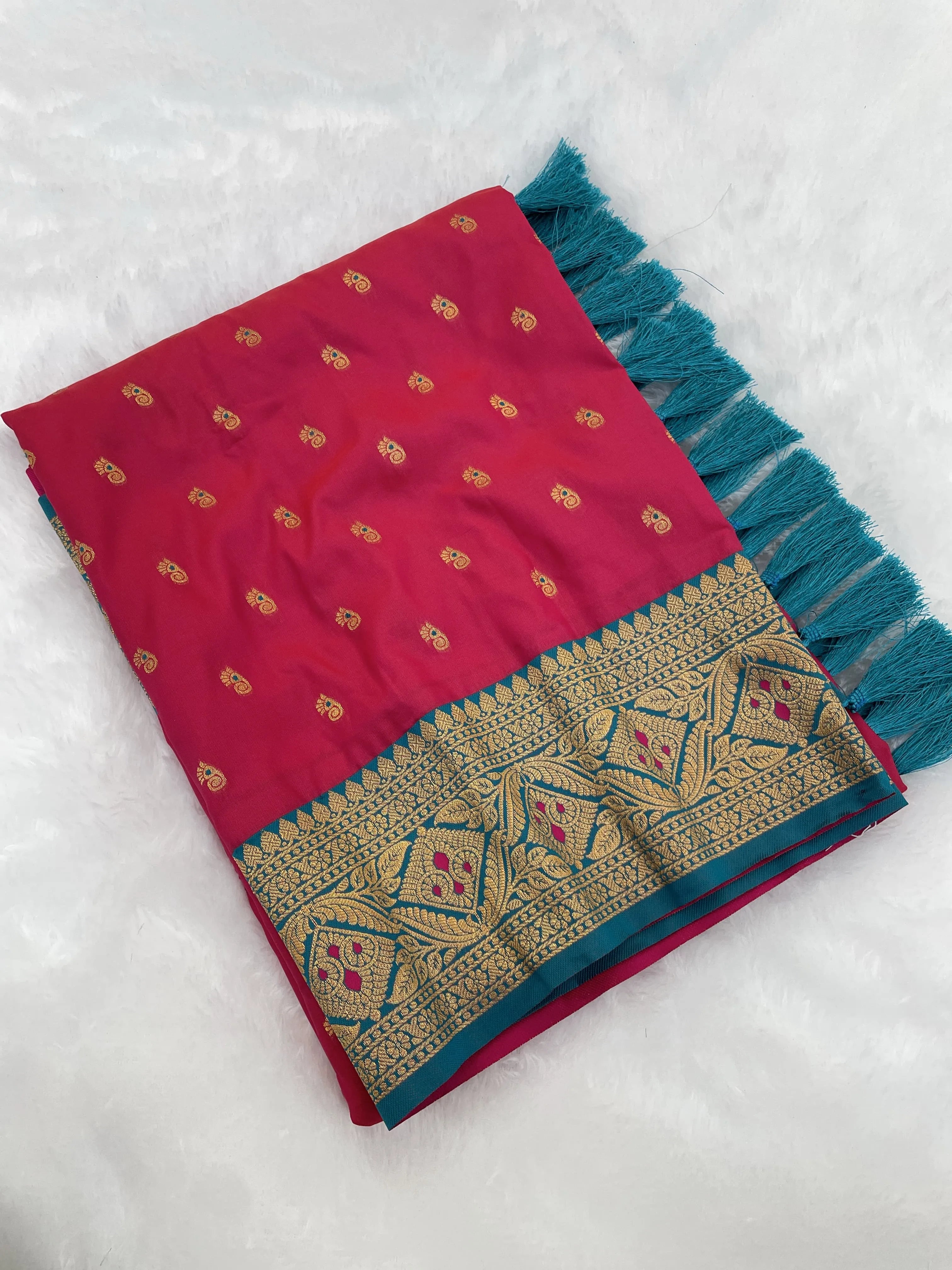 Soft Silk Ganraya Motif Paithani Saree