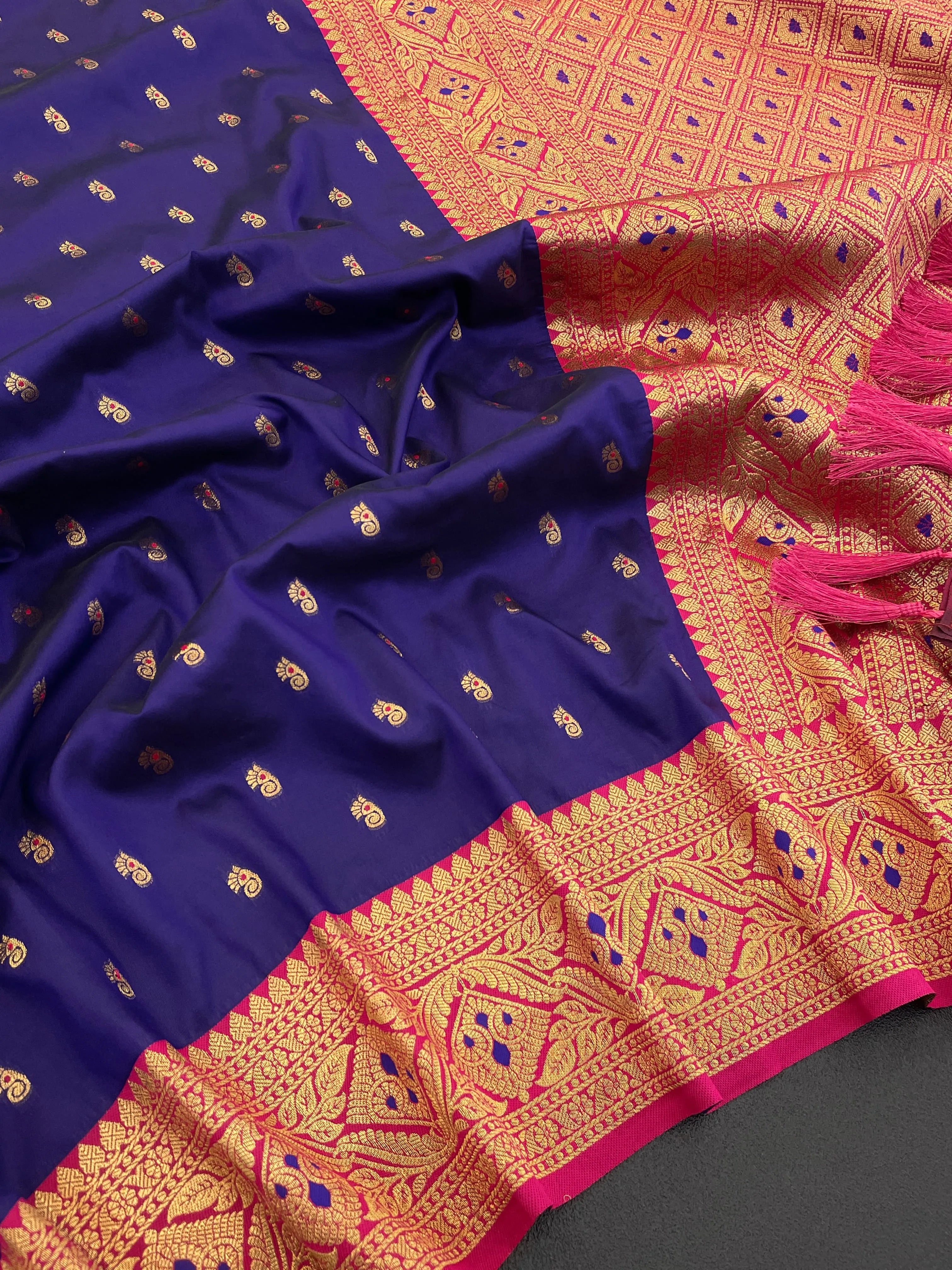 Soft Silk Ganraya Motif Paithani Saree