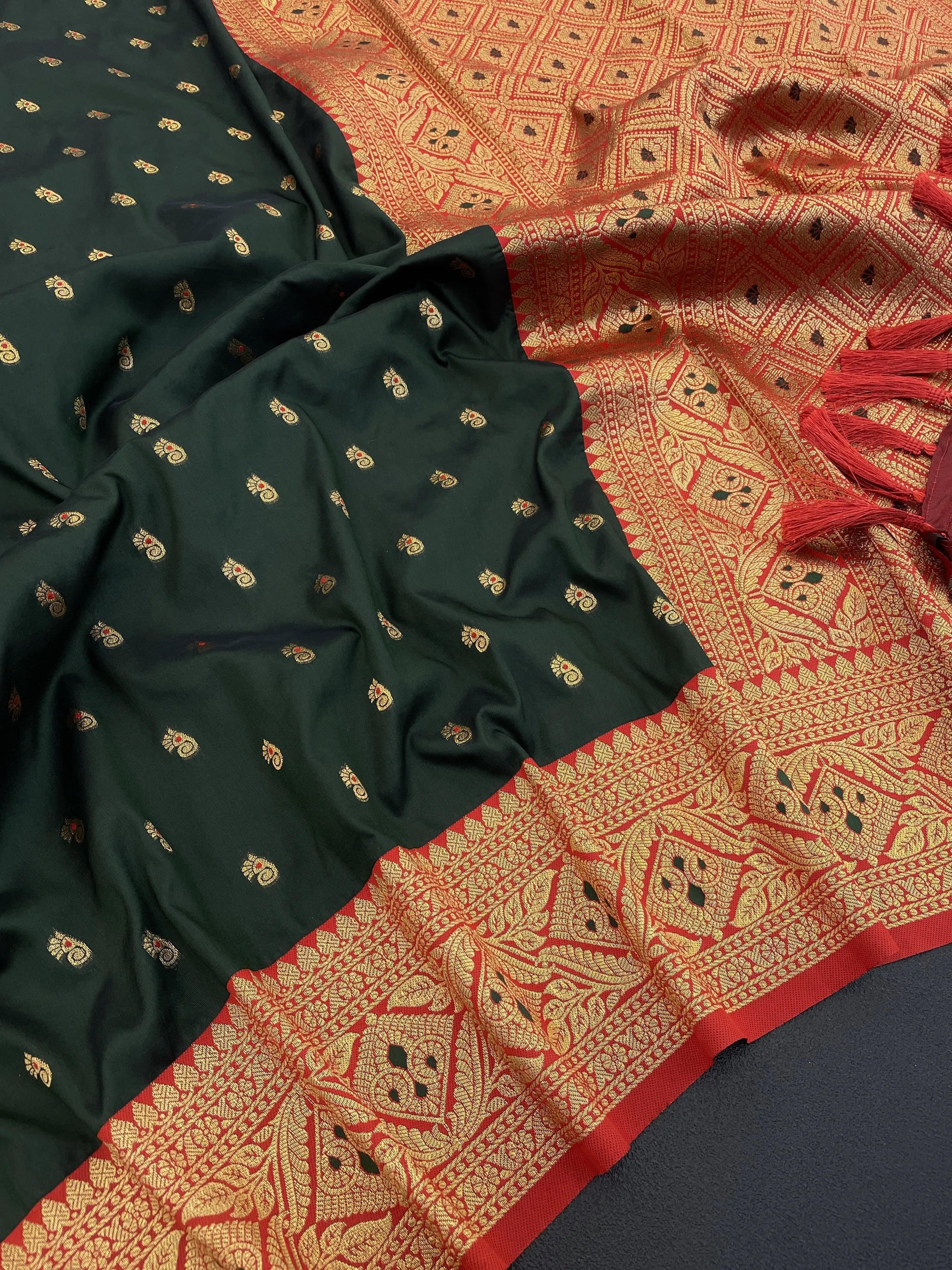 Soft Silk Ganraya Motif Paithani Saree