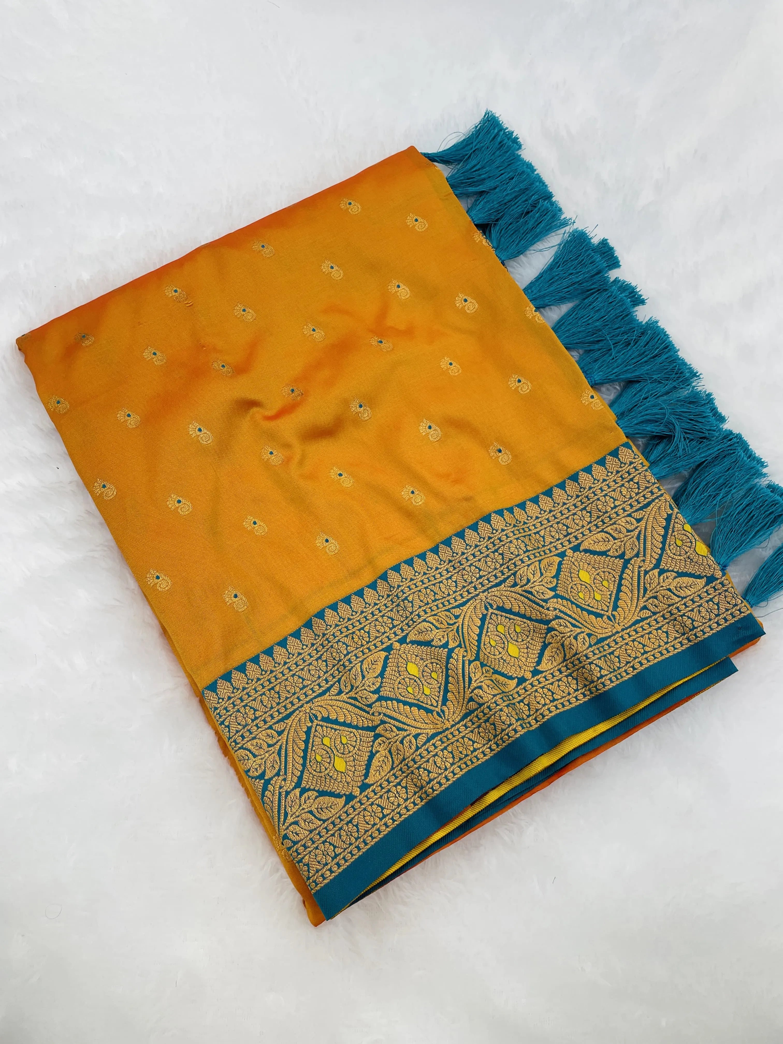Soft Silk Ganraya Motif Paithani Saree