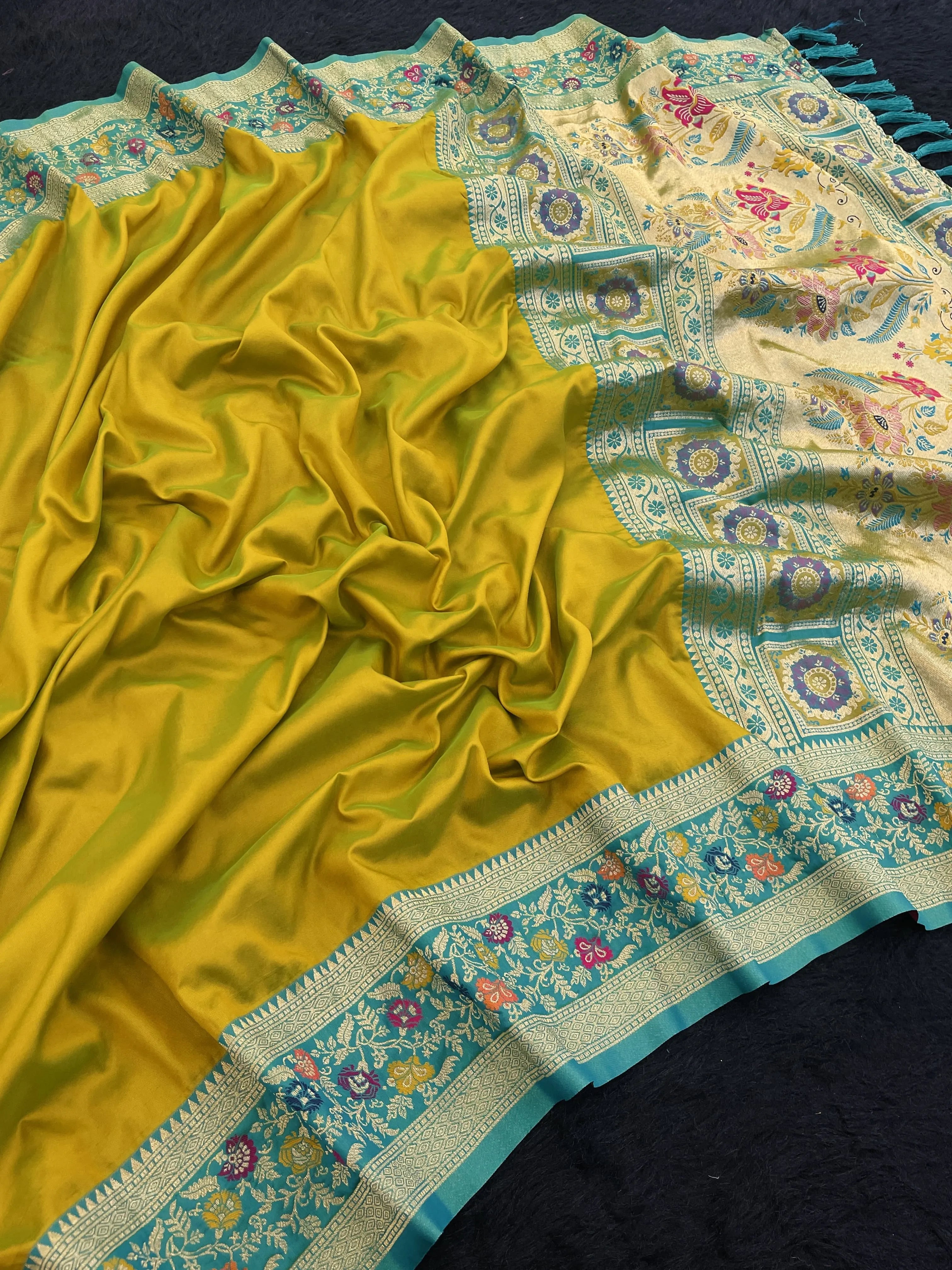 Soft Silk Kadiyal Paithani Saree