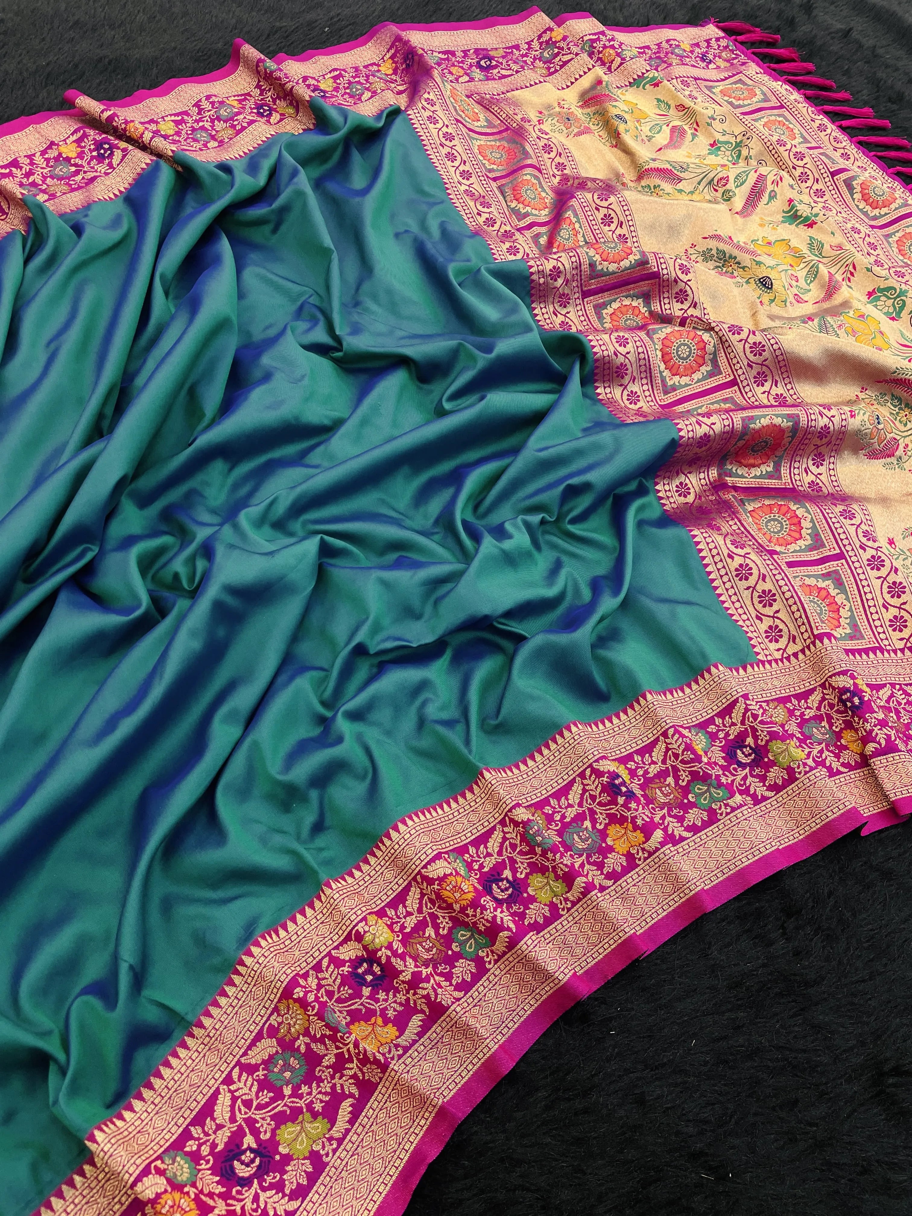 Soft Silk Kadiyal Paithani Saree