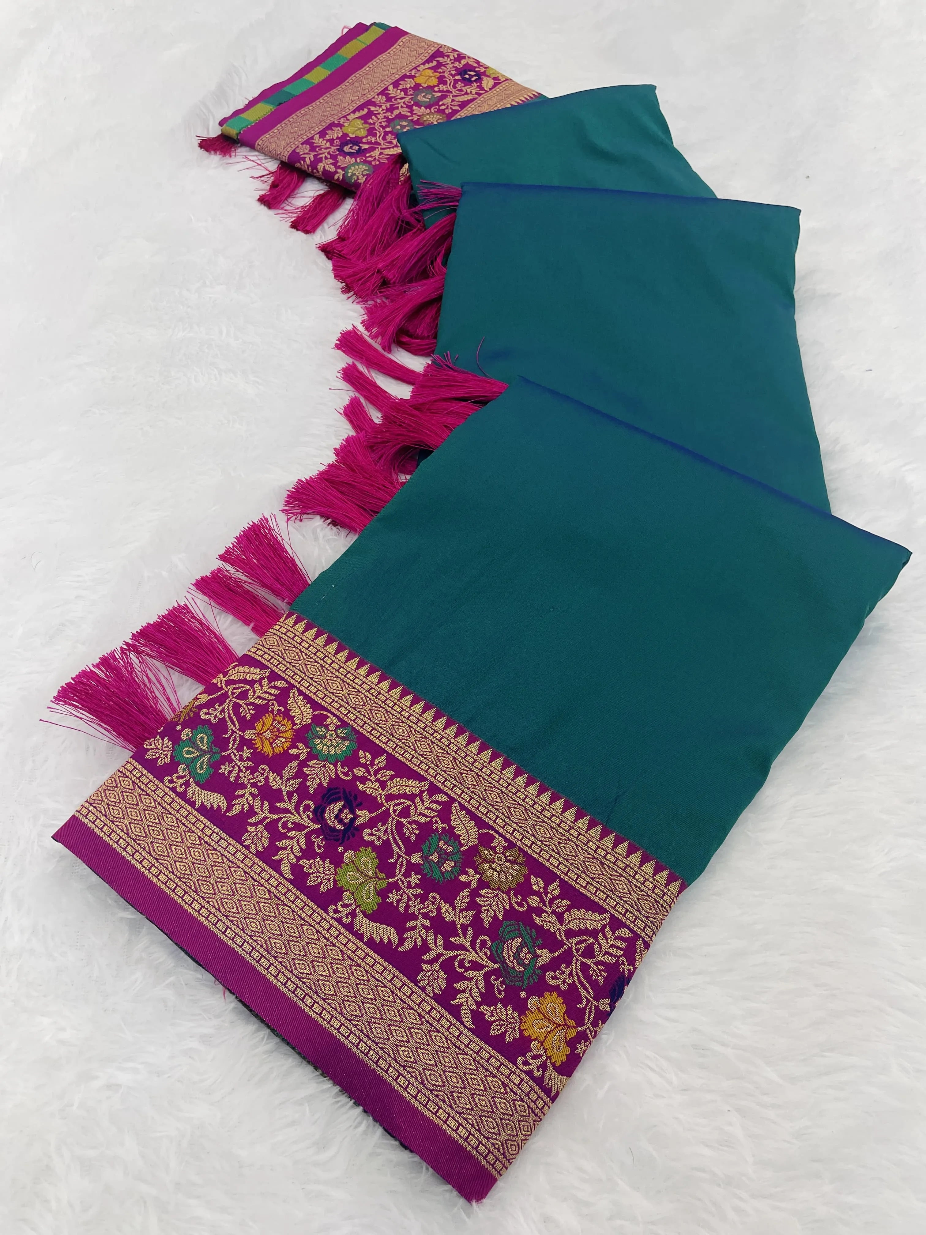 Soft Silk Kadiyal Paithani Saree