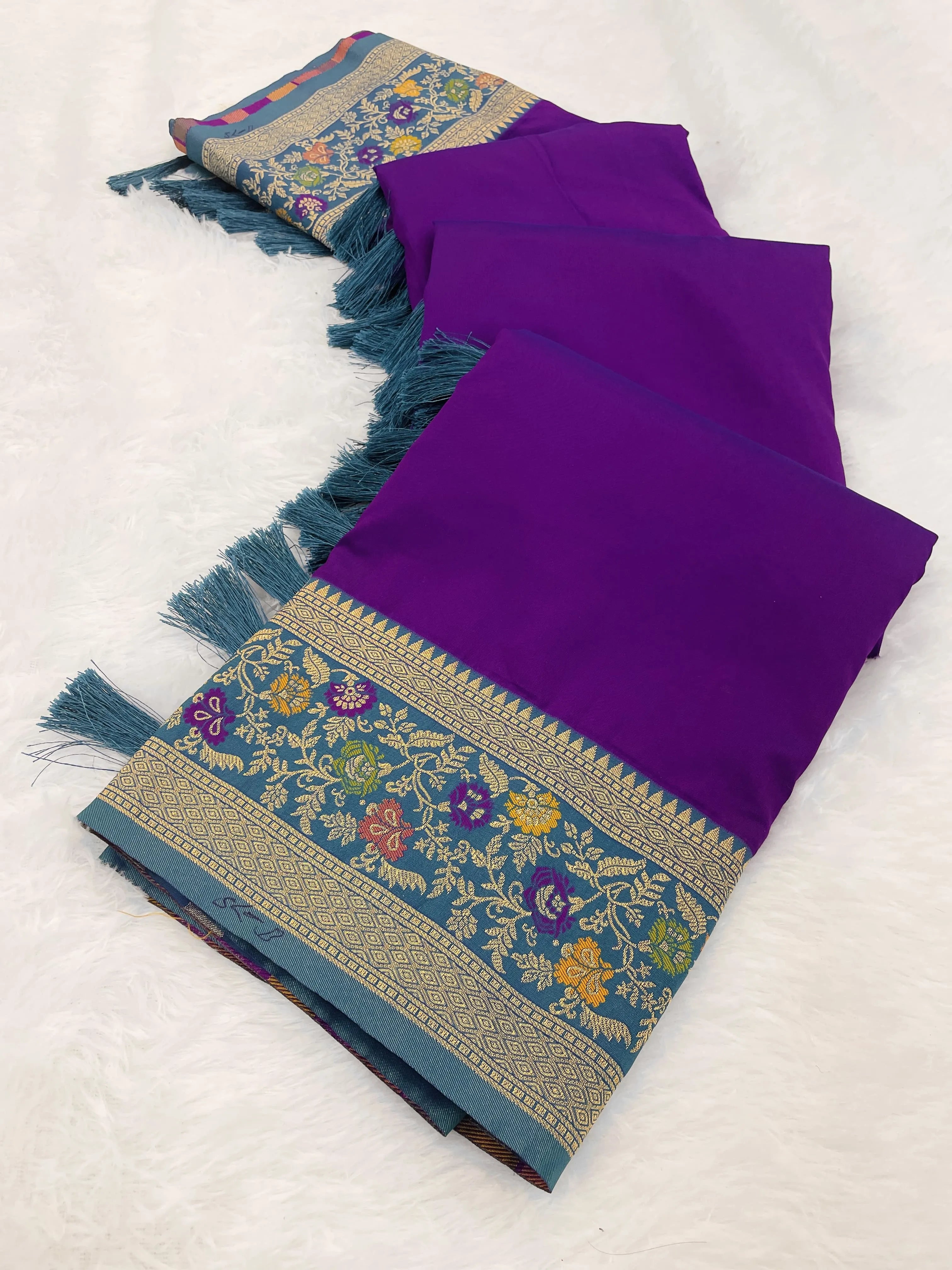 Soft Silk Kadiyal Paithani Saree