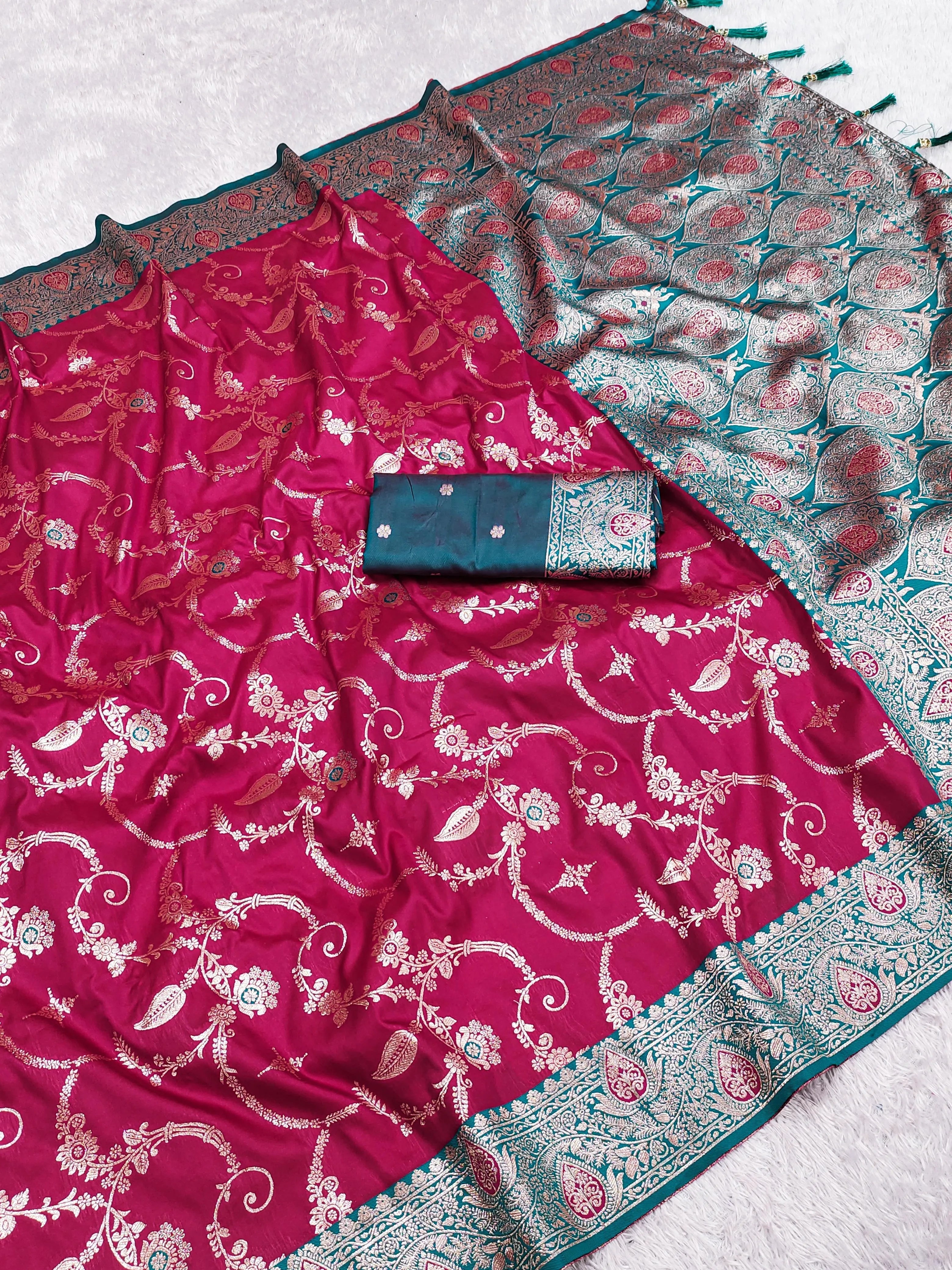Soft Silk Banarasi Meenakari Zari Weaving Saree