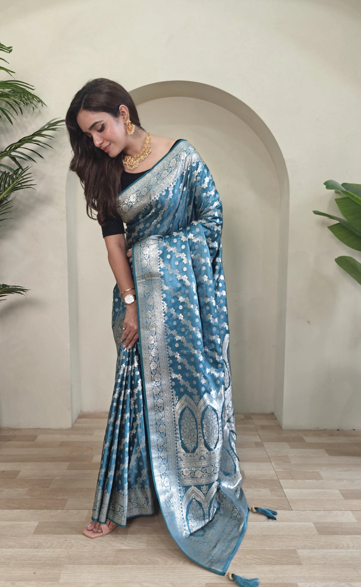 Mushro Satin Silk Leheriya Weaving Design Saree