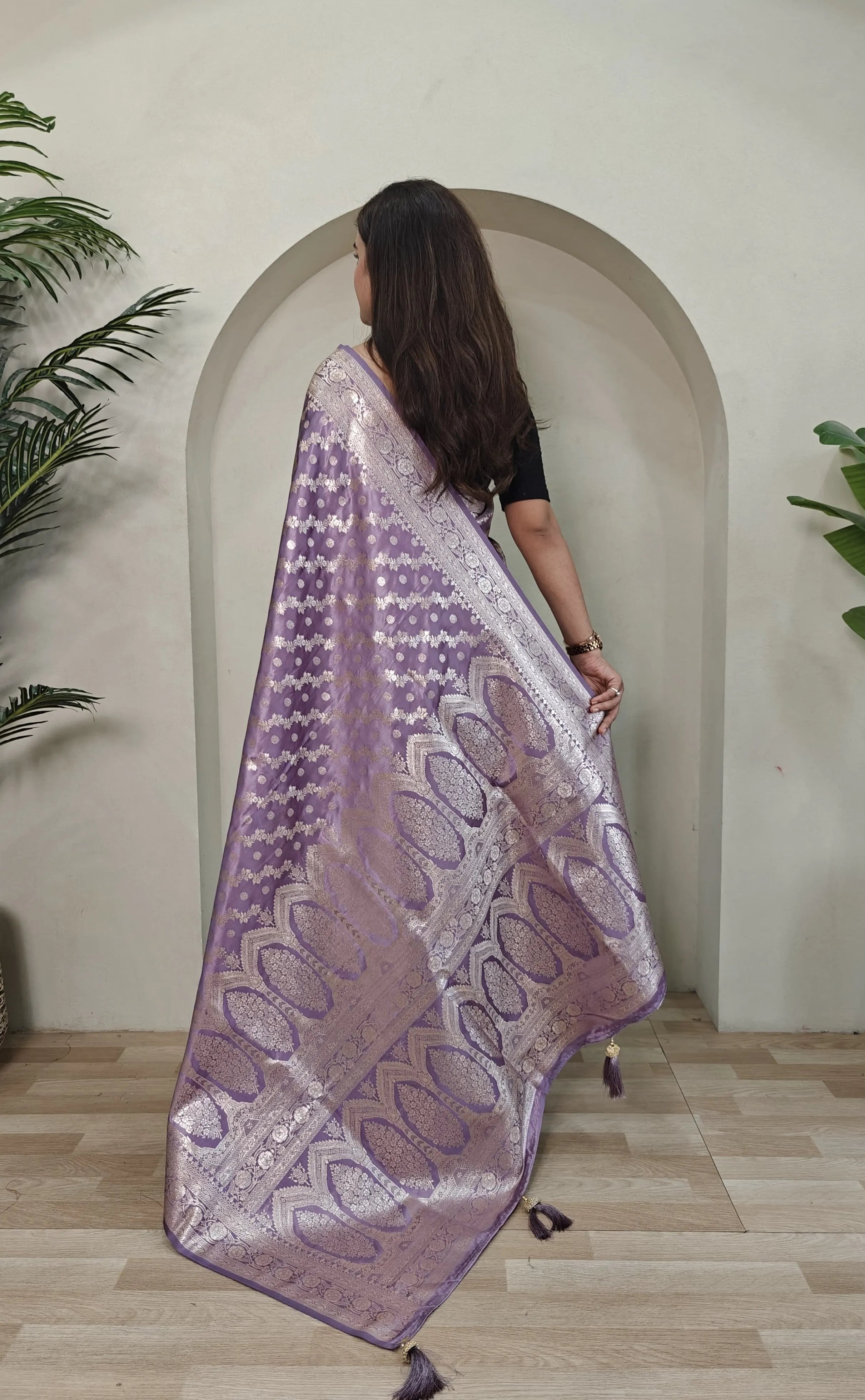Mushro Satin Silk Leheriya Weaving Design Saree