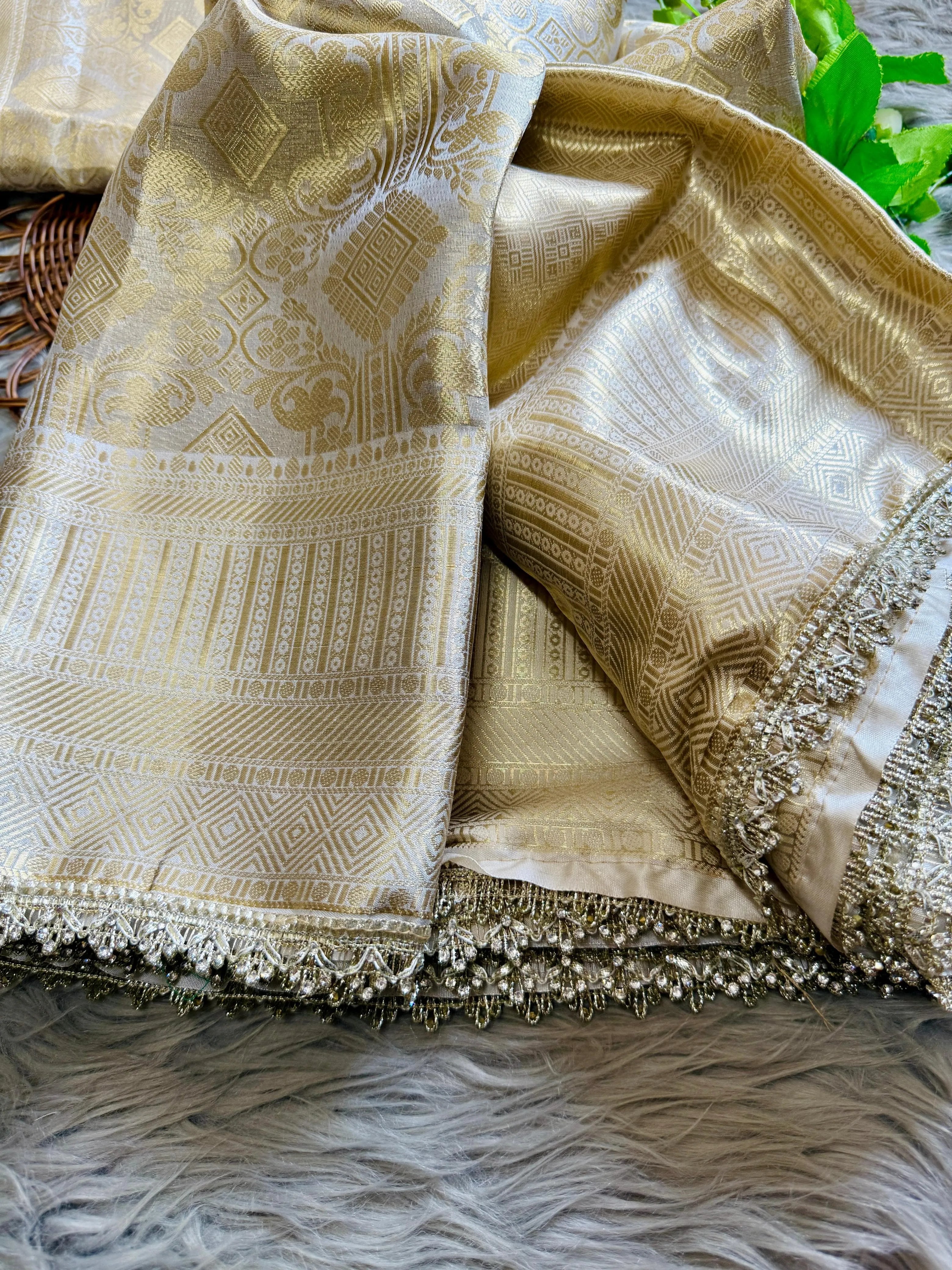 Nayanthara Inspired Banarasi Jharkan Border Saree