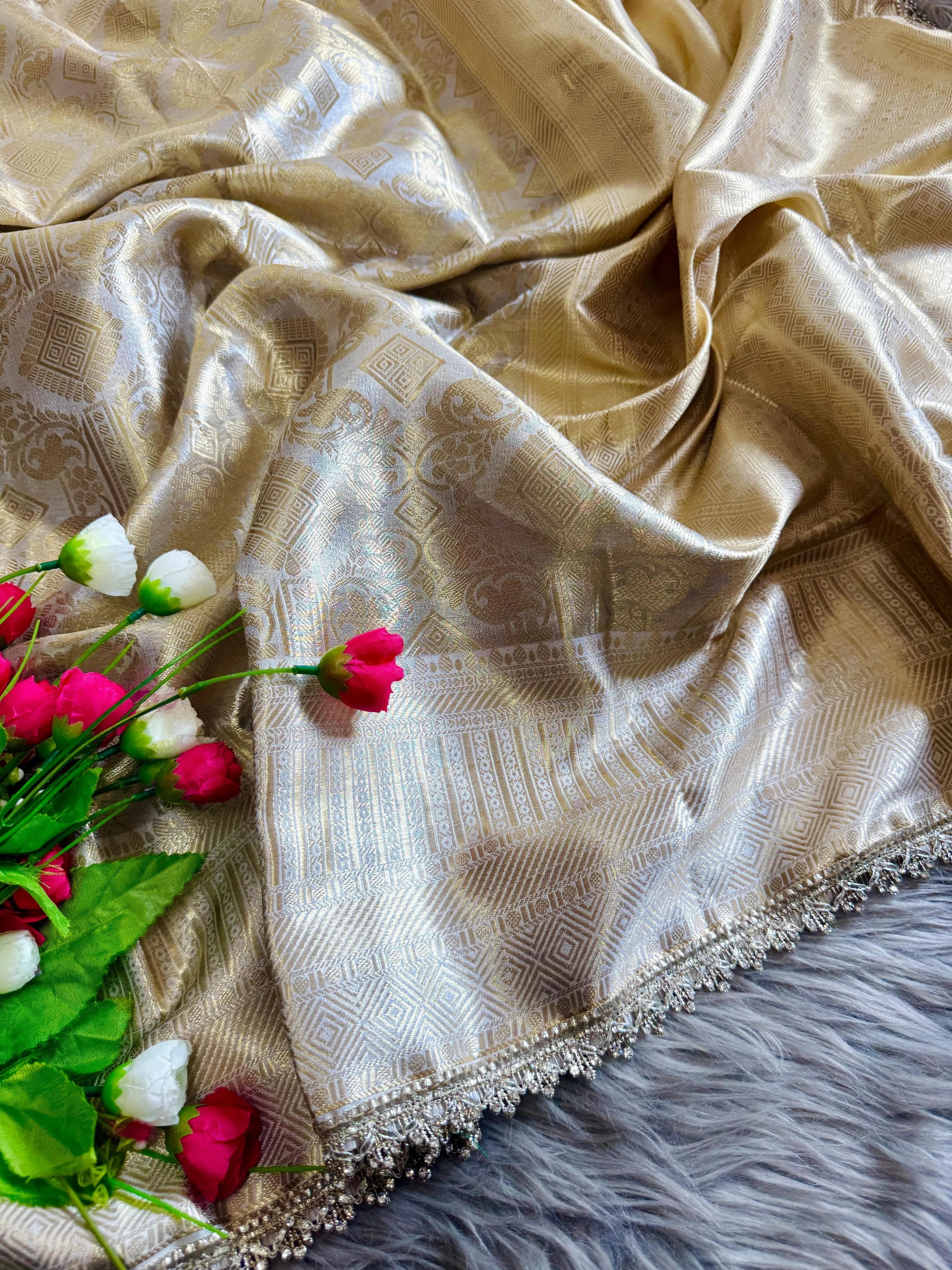 Nayanthara Inspired Banarasi Jharkan Border Saree