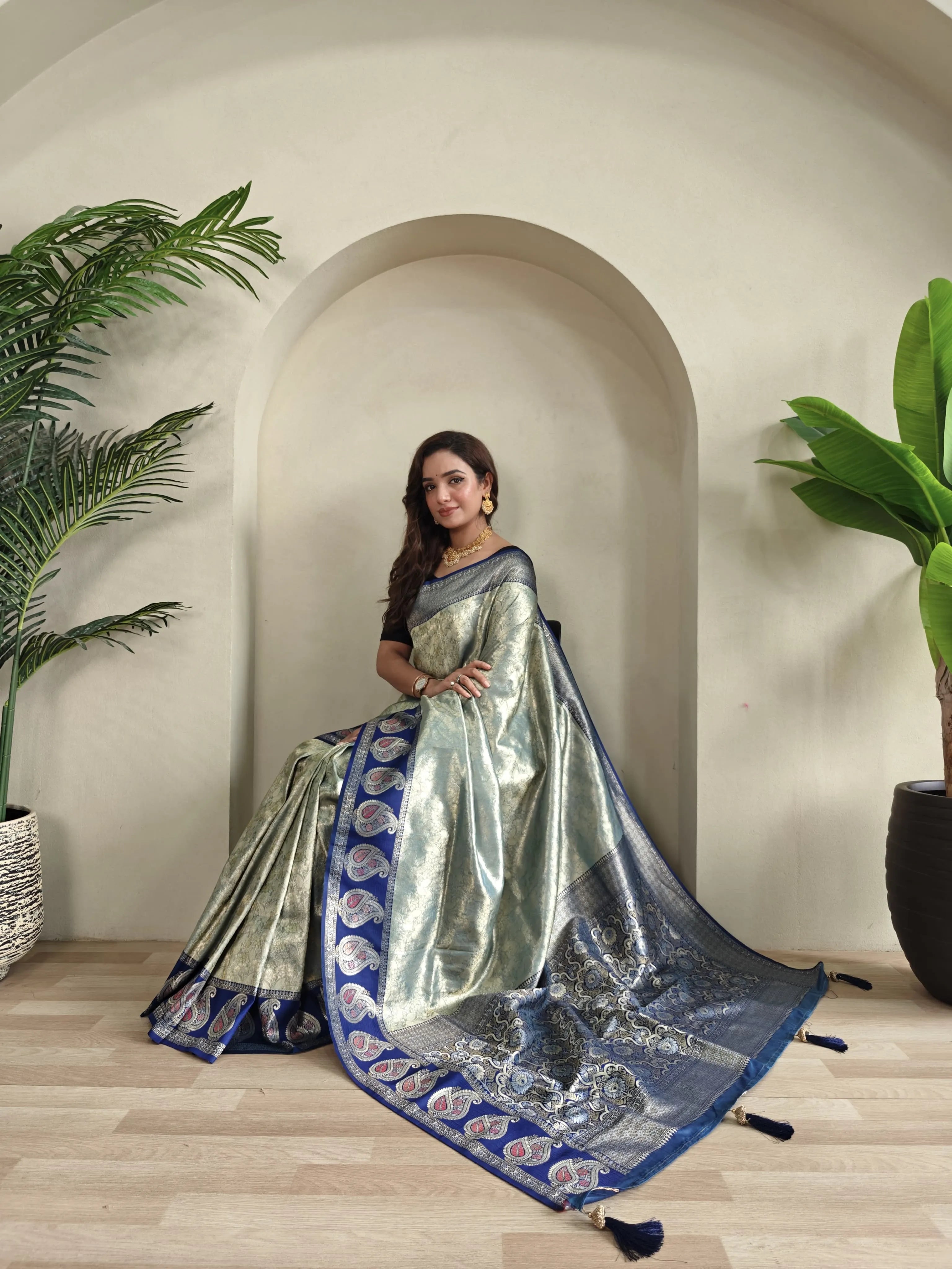 Zari Kanchi SIlk Contrast Border Banarasi Saree  (Product Code: AS-921)