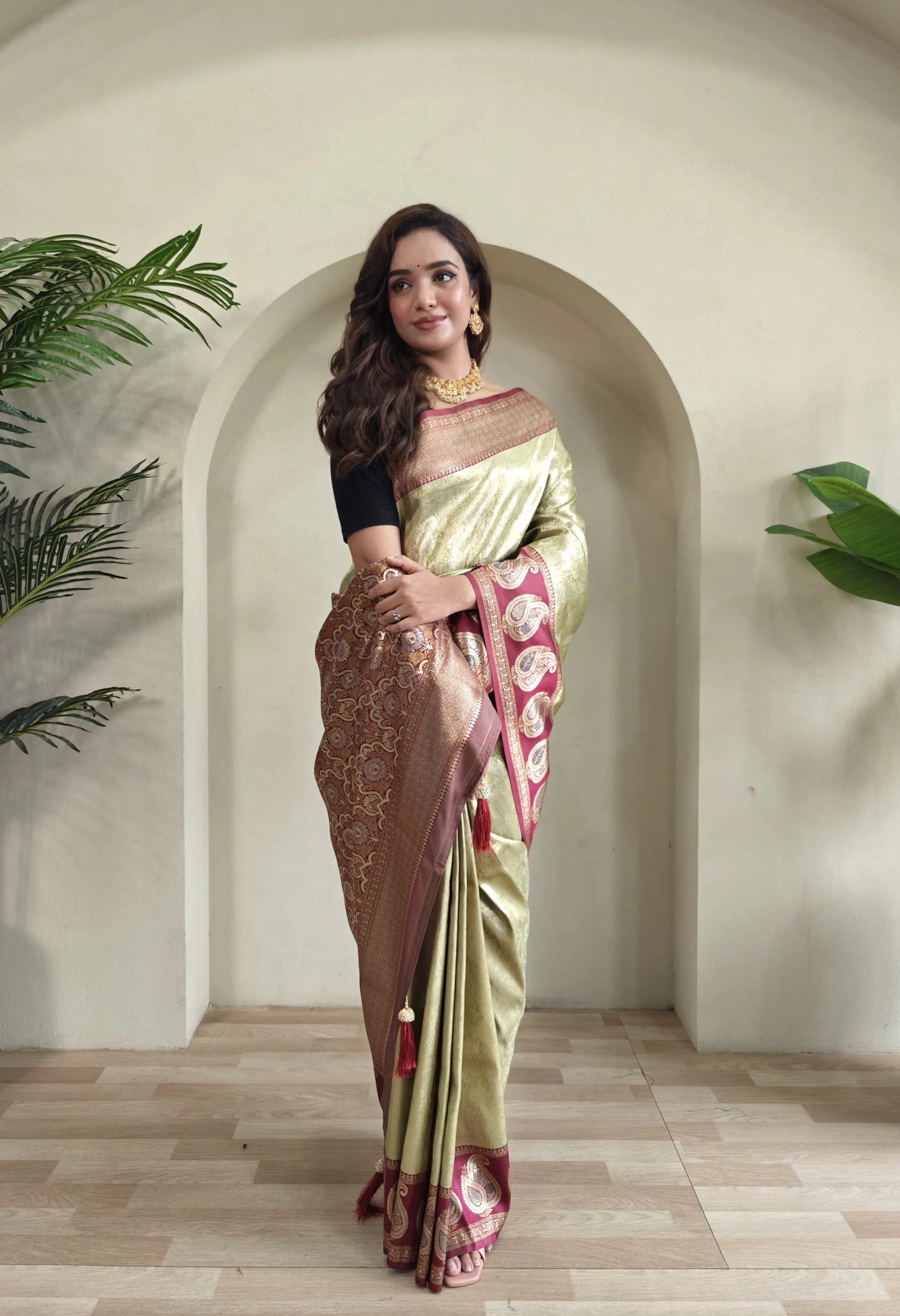 Zari Kanchi SIlk Contrast Border Banarasi Saree  (Product Code: AS-921)