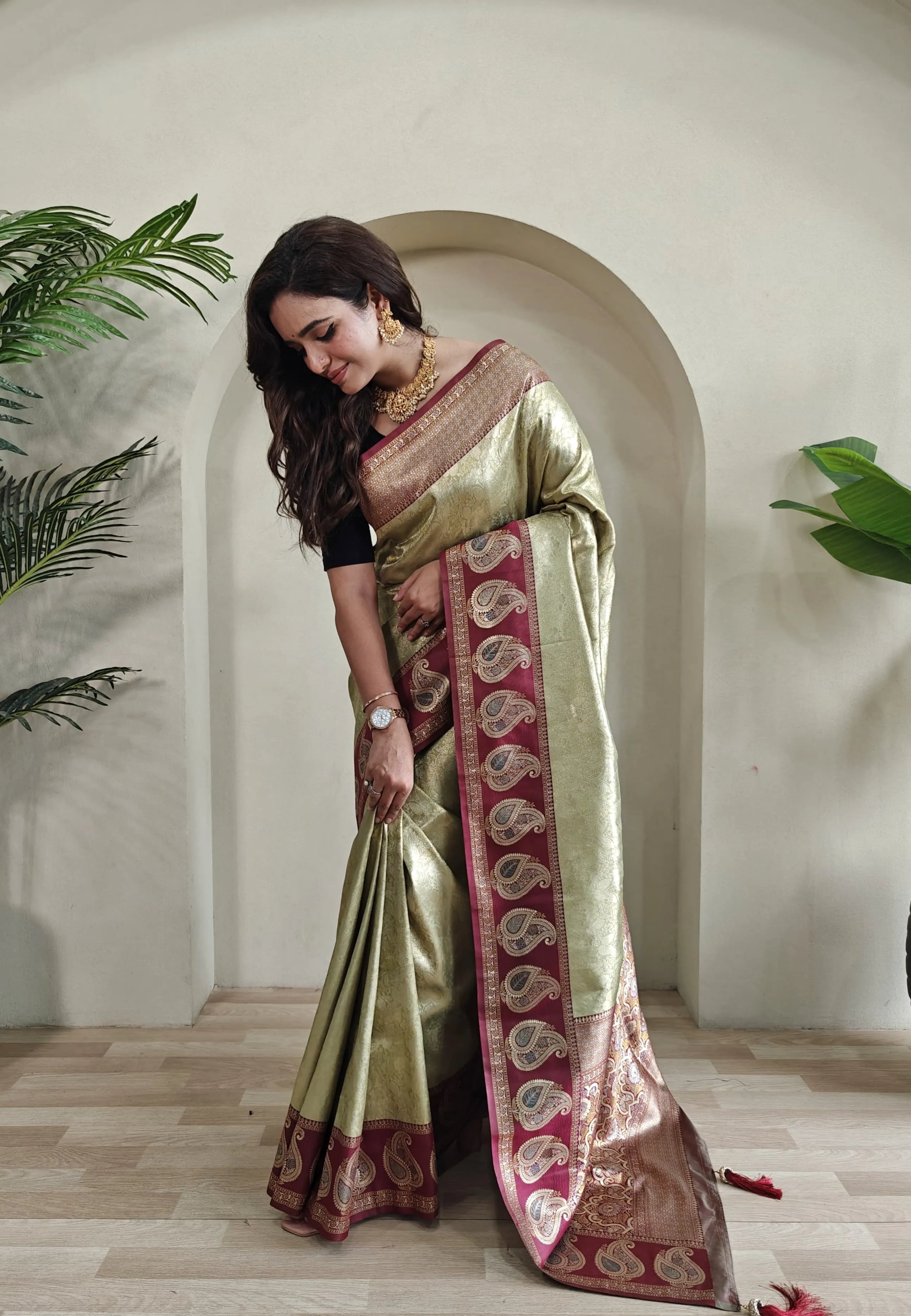 Zari Kanchi SIlk Contrast Border Banarasi Saree  (Product Code: AS-921)